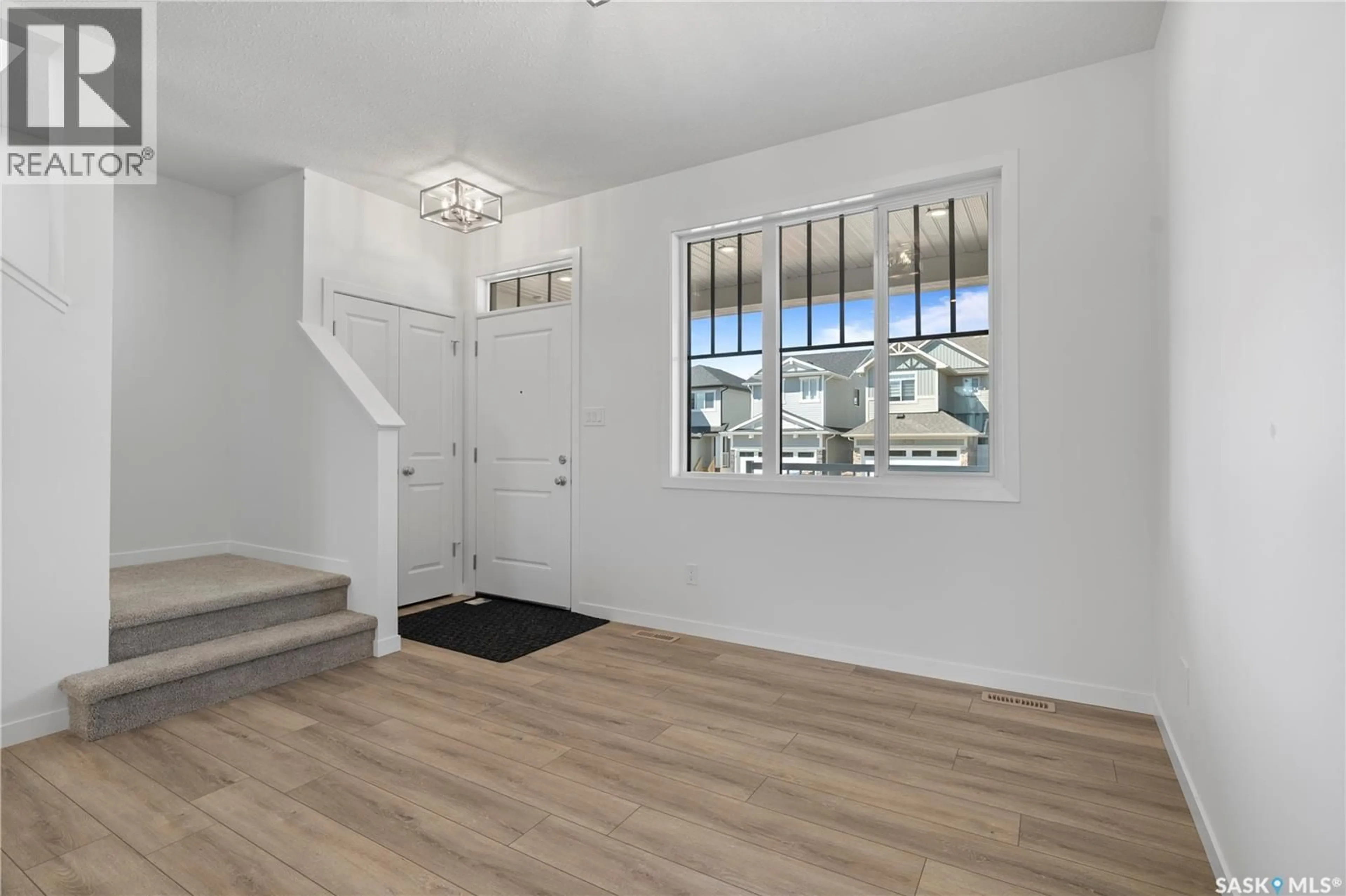 Indoor entryway for 3151 BOWEN STREET, Regina Saskatchewan S4V4C6