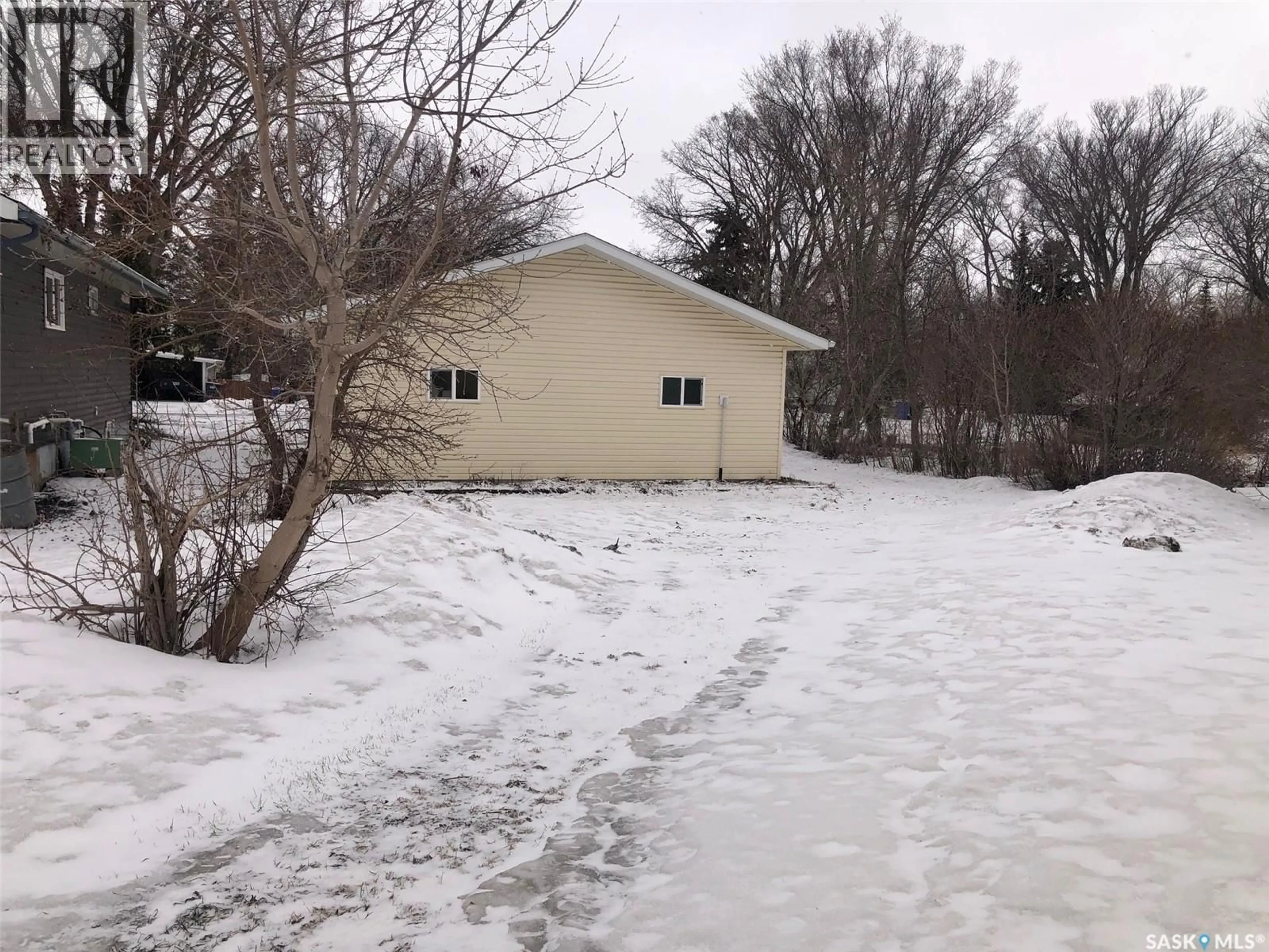 Unknown for 220 EIGHTH AVENUE, Canora Saskatchewan S0A0L0