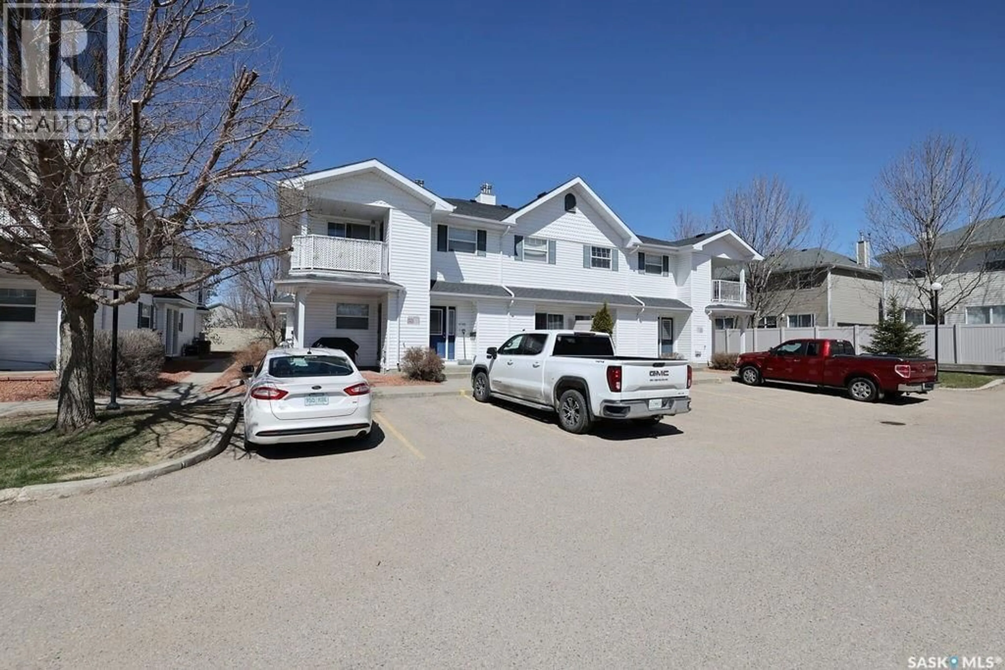 A pic from outside/outdoor area/front of a property/back of a property/a pic from drone, street for 4722 MARIGOLD DRIVE, Regina Saskatchewan S4X4S2