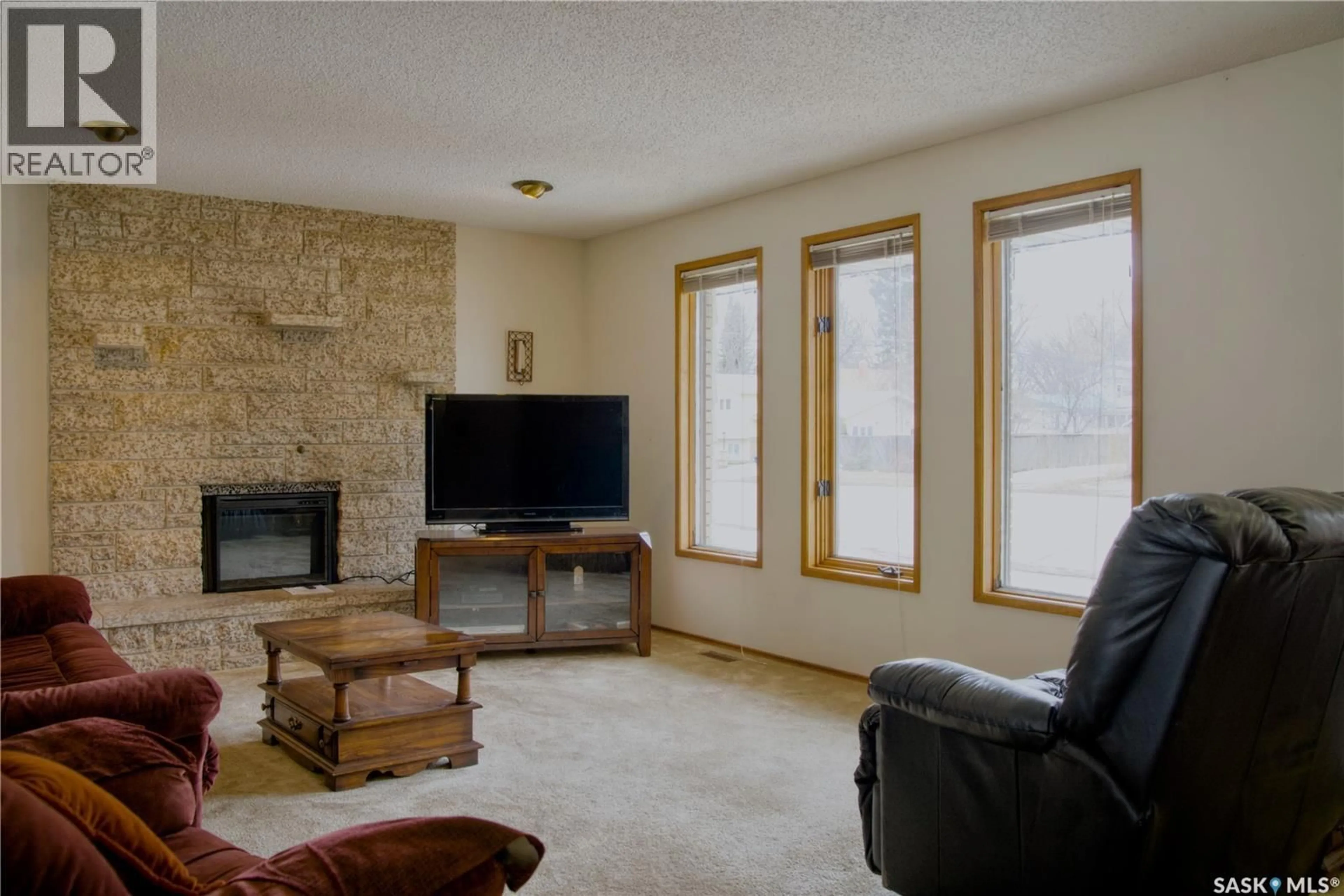 Living room with furniture, unknown for 802 7TH STREET, Saskatoon Saskatchewan S7H0Y4