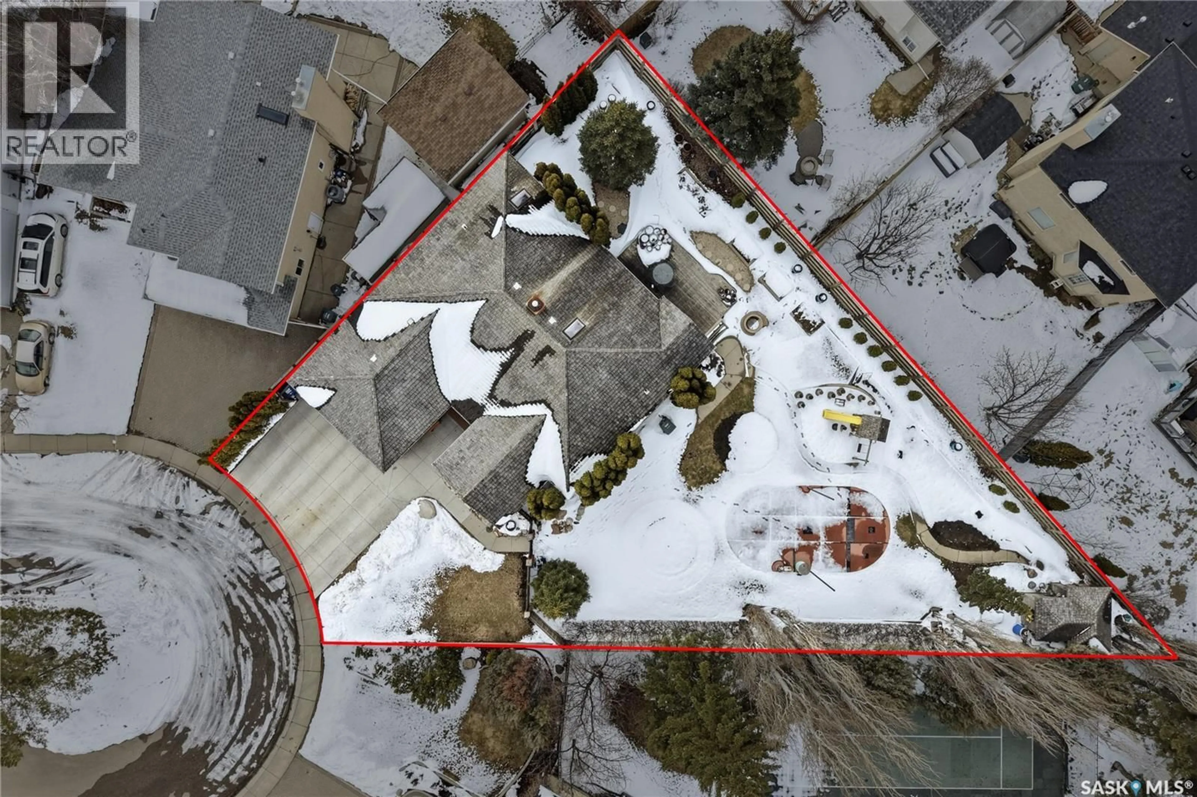 A pic from outside/outdoor area/front of a property/back of a property/a pic from drone, street for 214 FORSYTH COURT, Saskatoon Saskatchewan S7N4H2
