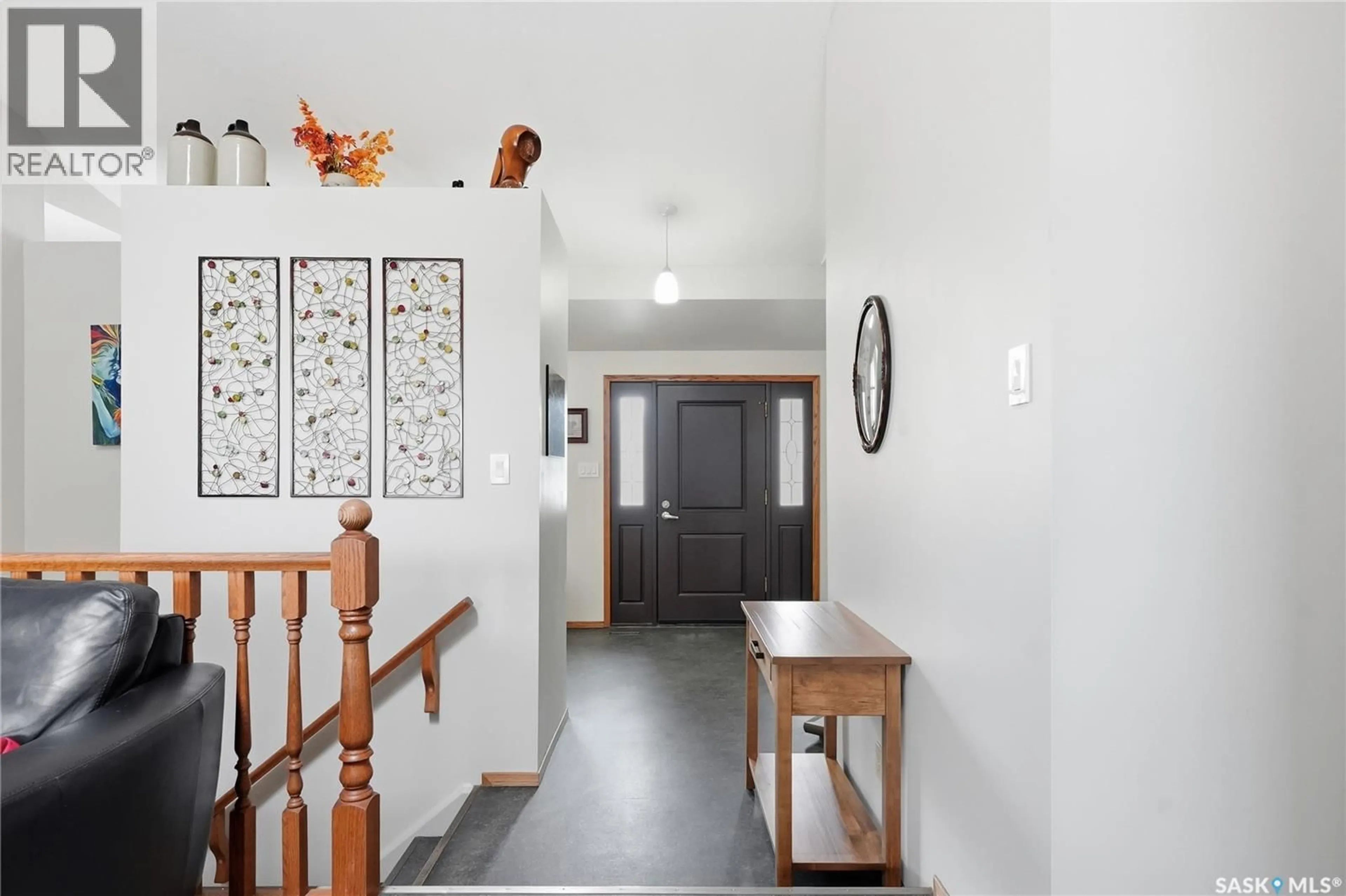 Indoor entryway for 214 FORSYTH COURT, Saskatoon Saskatchewan S7N4H2