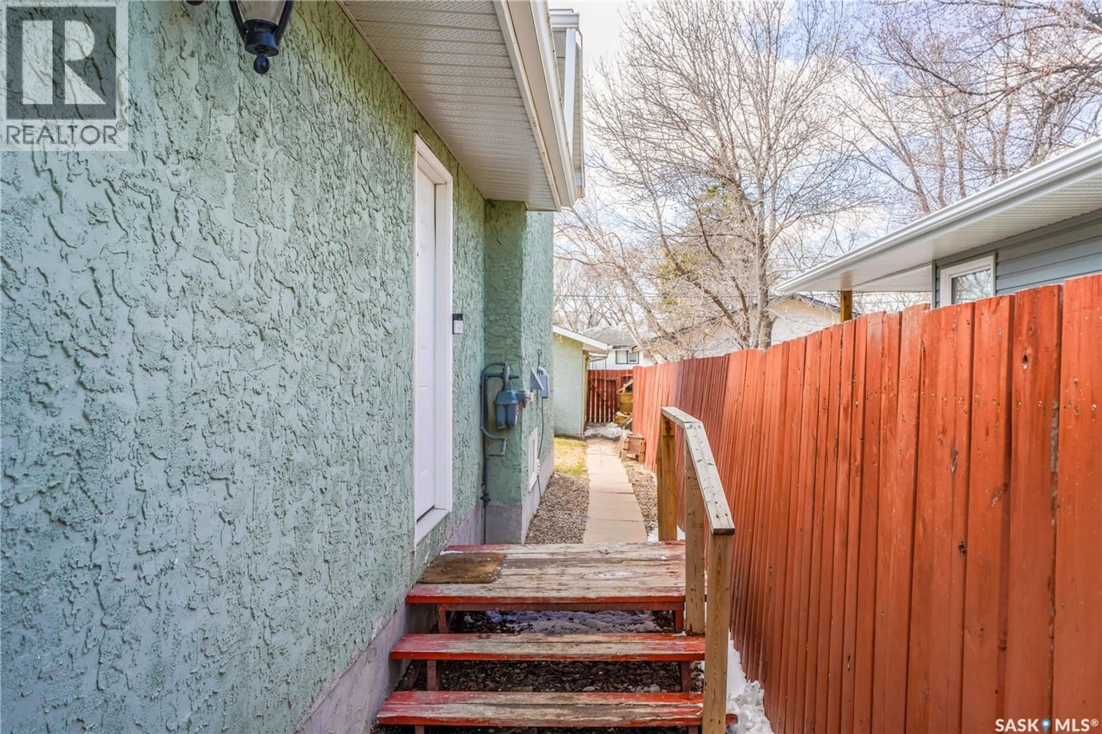 Patio, street for 334 ROBINSON STREET, Regina Saskatchewan S4R3R2