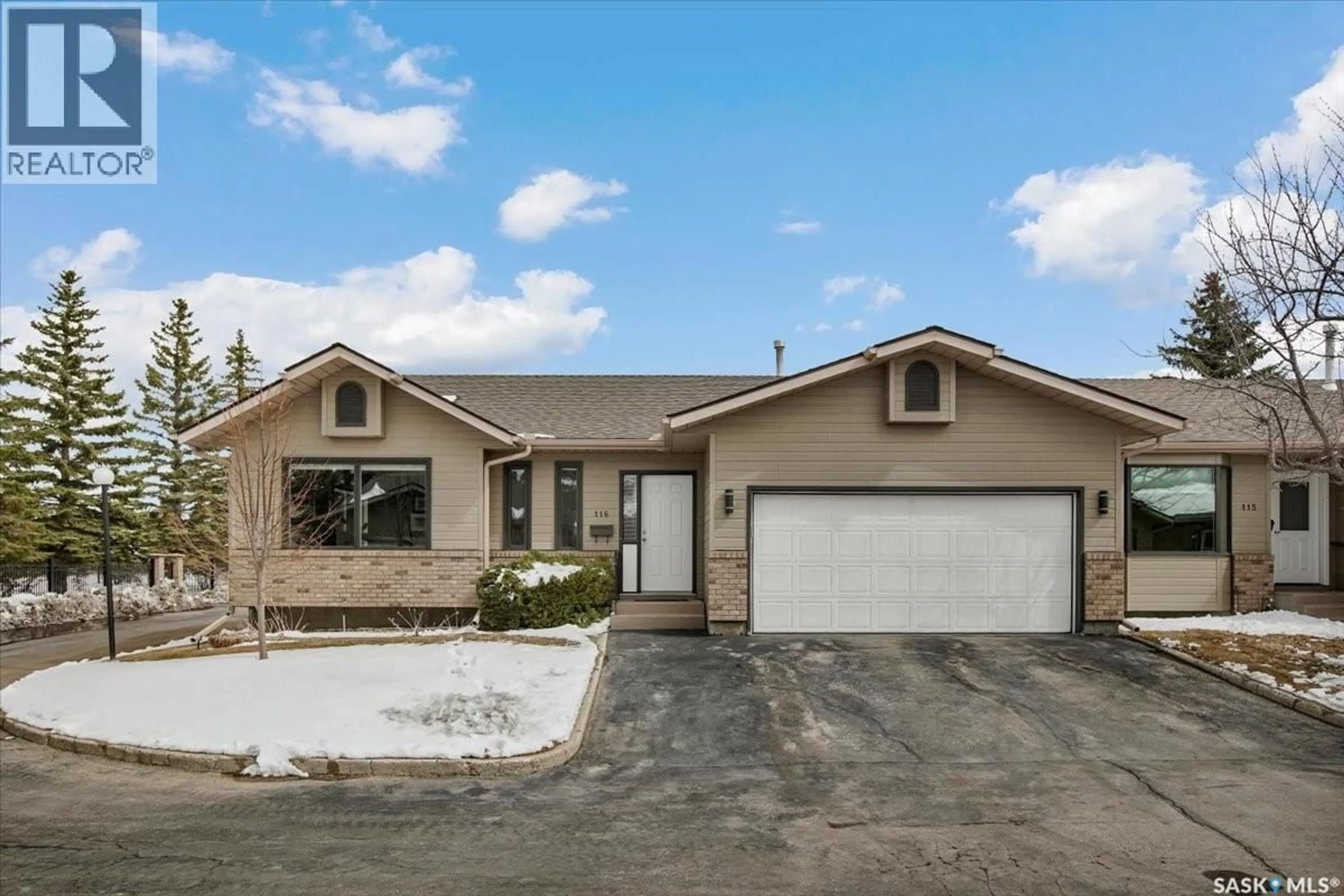 Home with vinyl exterior material, street for 116 420 HERITAGE CRESCENT, Saskatoon Saskatchewan S7H5P3