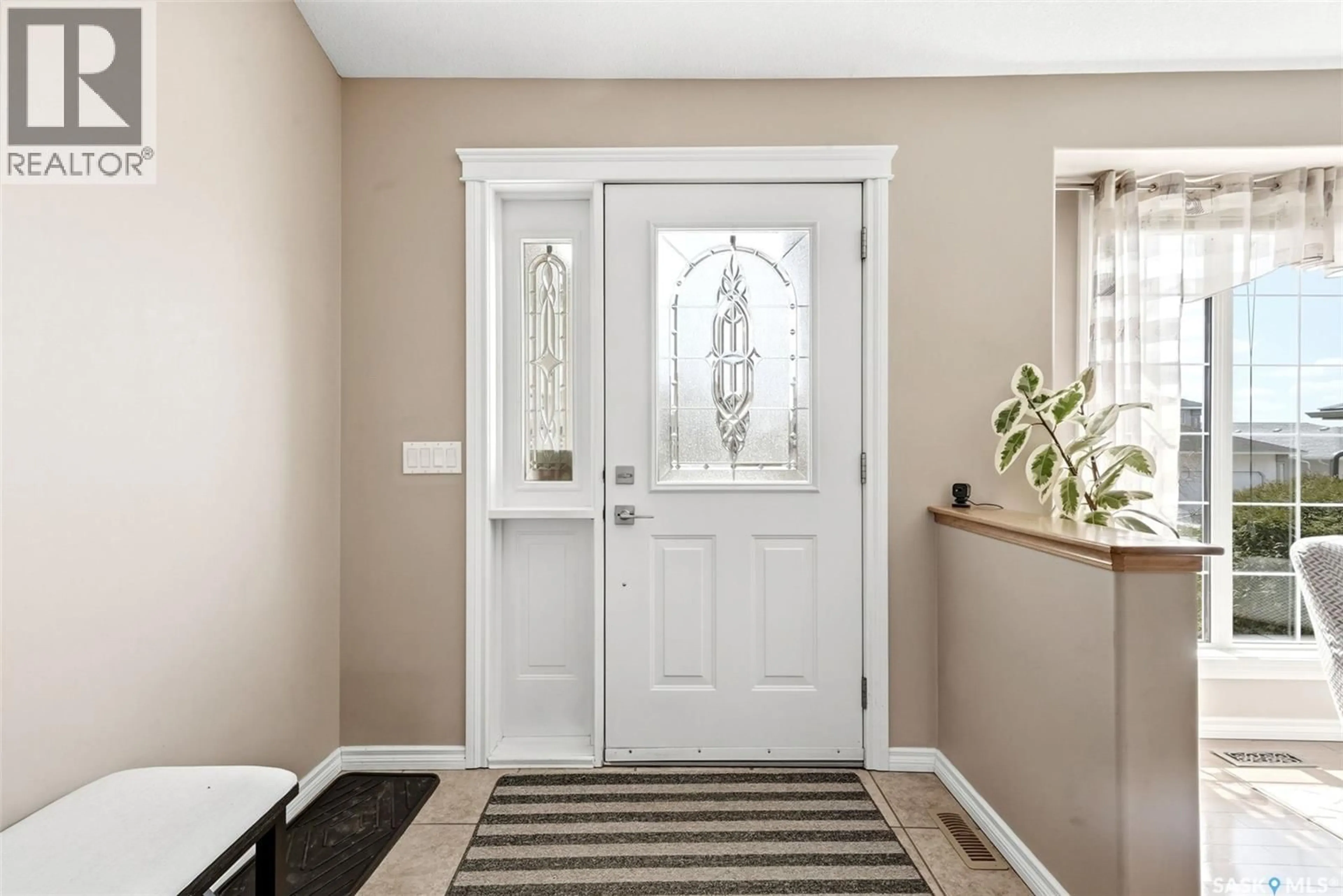 Indoor entryway for 4914 SCHWARTZ WAY, Regina Saskatchewan S4X4R8