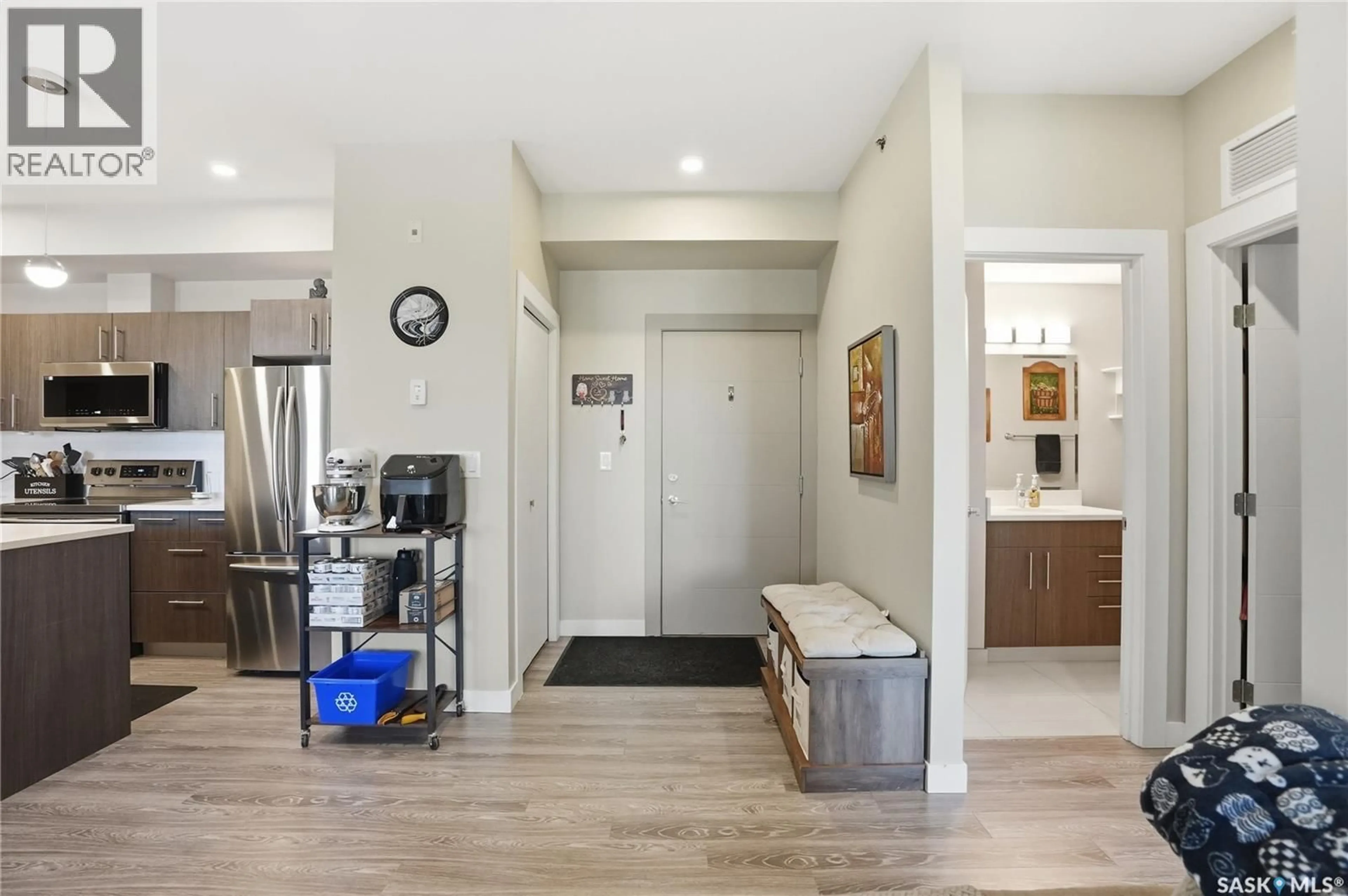 Indoor entryway for 142 - 322 PAWLYCHENKO LANE, Saskatoon Saskatchewan S7V0N7