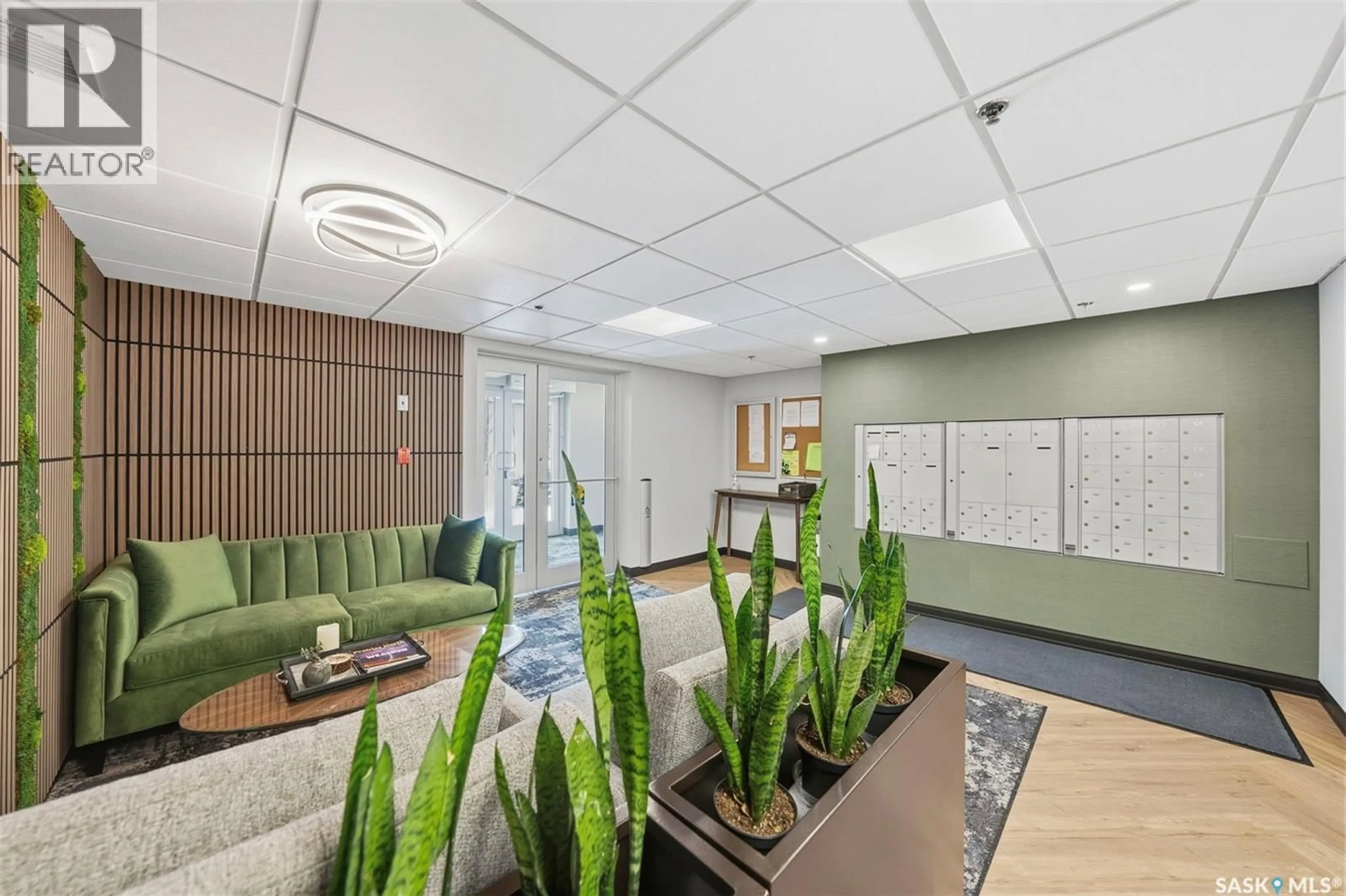 Lobby for 501 717 VICTORIA AVENUE, Saskatoon Saskatchewan S7N2T5