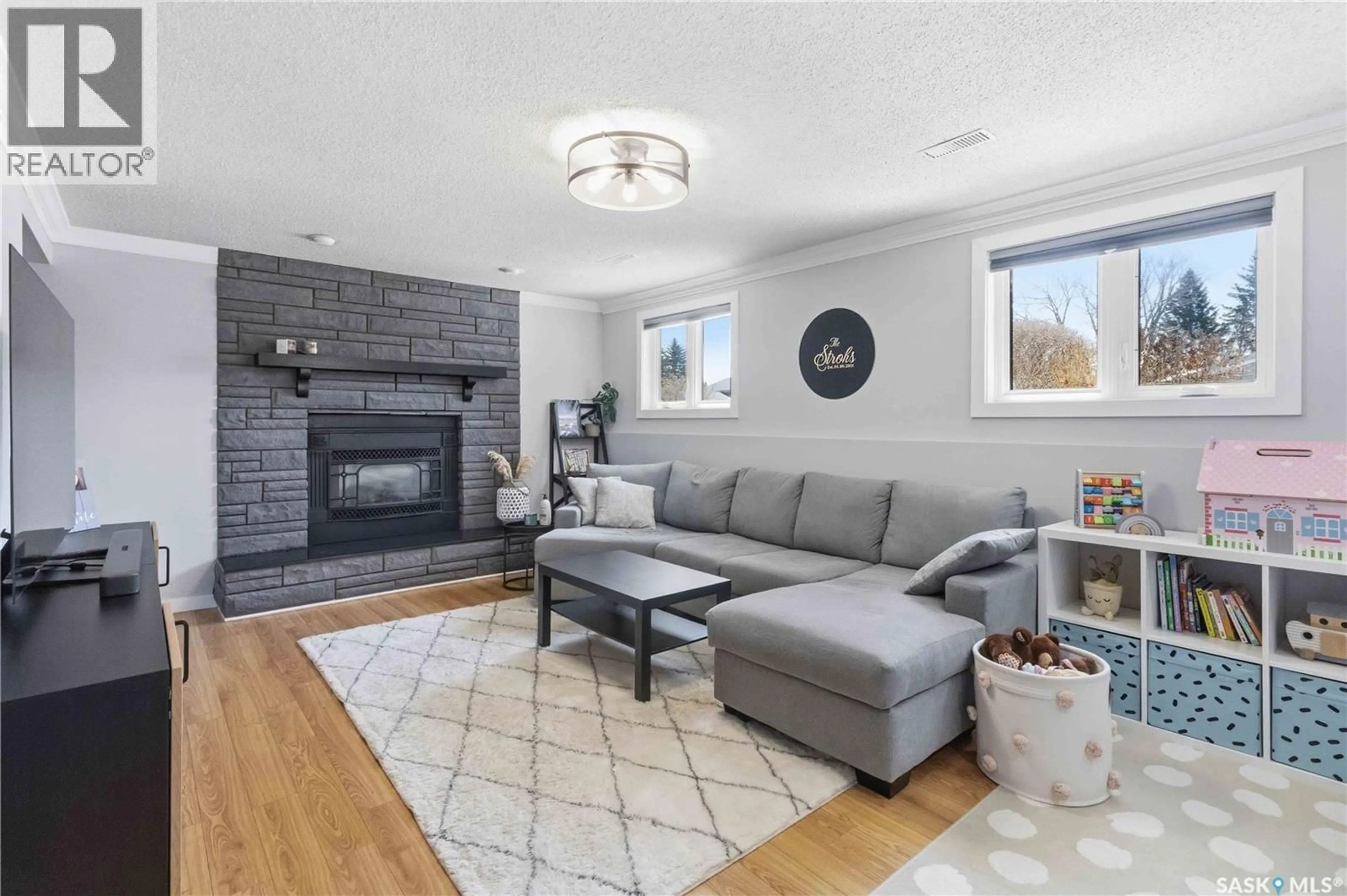 Living room with furniture, unknown for 363 CANDLE CRESCENT, Saskatoon Saskatchewan S7K5A5