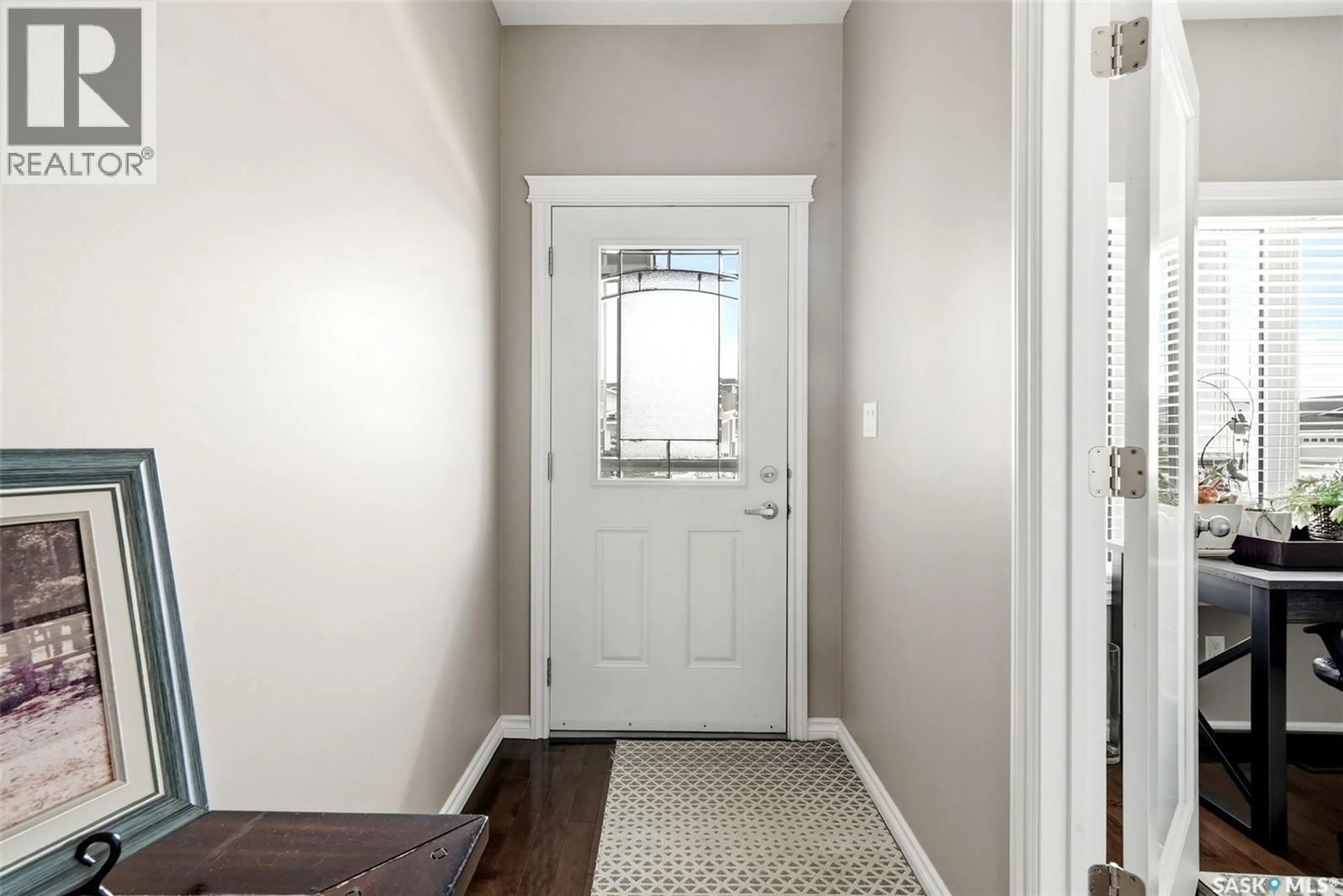 Indoor entryway for 959 - 102 BRADLEY STREET, Moose Jaw Saskatchewan S6H5Y4
