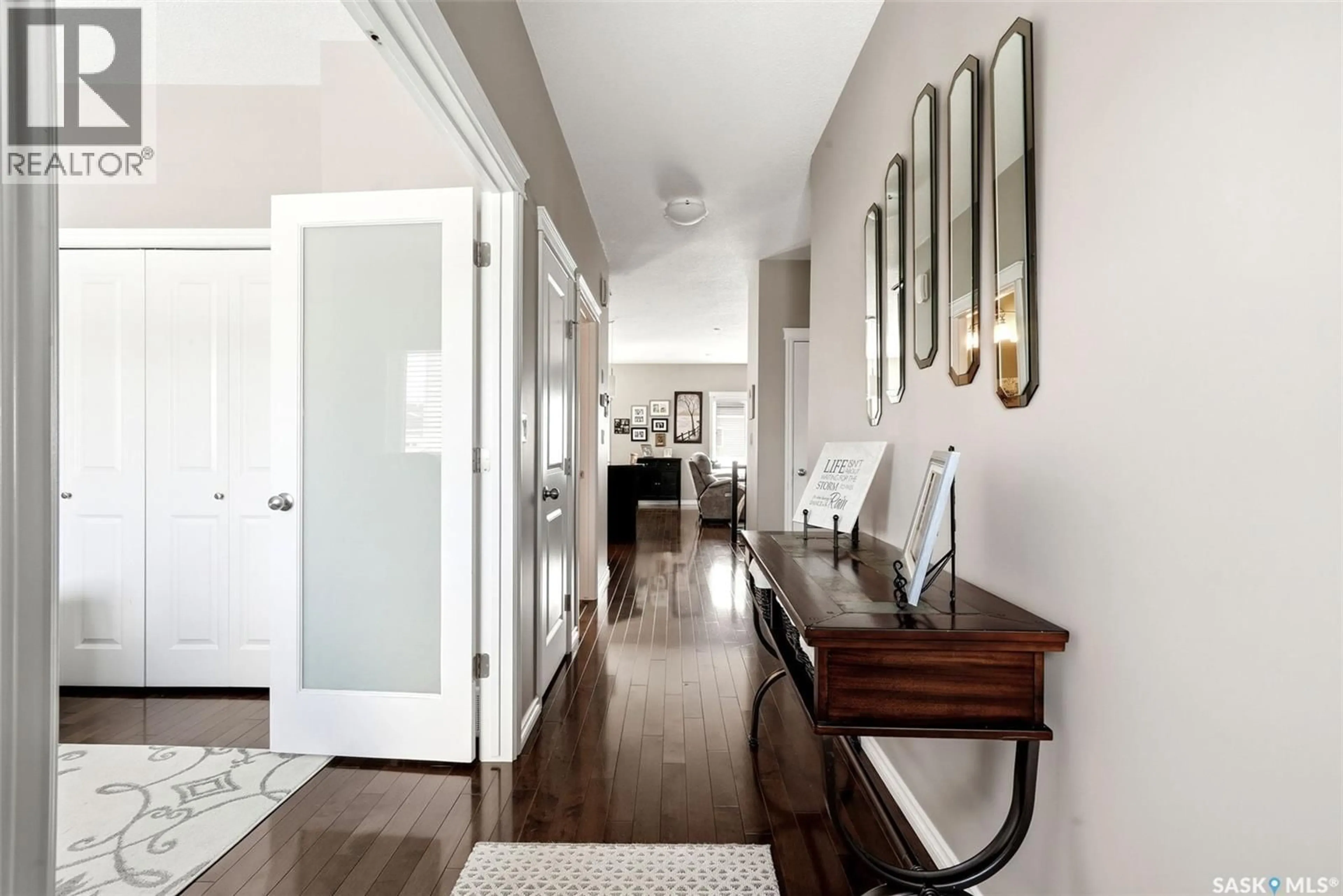 Indoor entryway for 959 - 102 BRADLEY STREET, Moose Jaw Saskatchewan S6H5Y4
