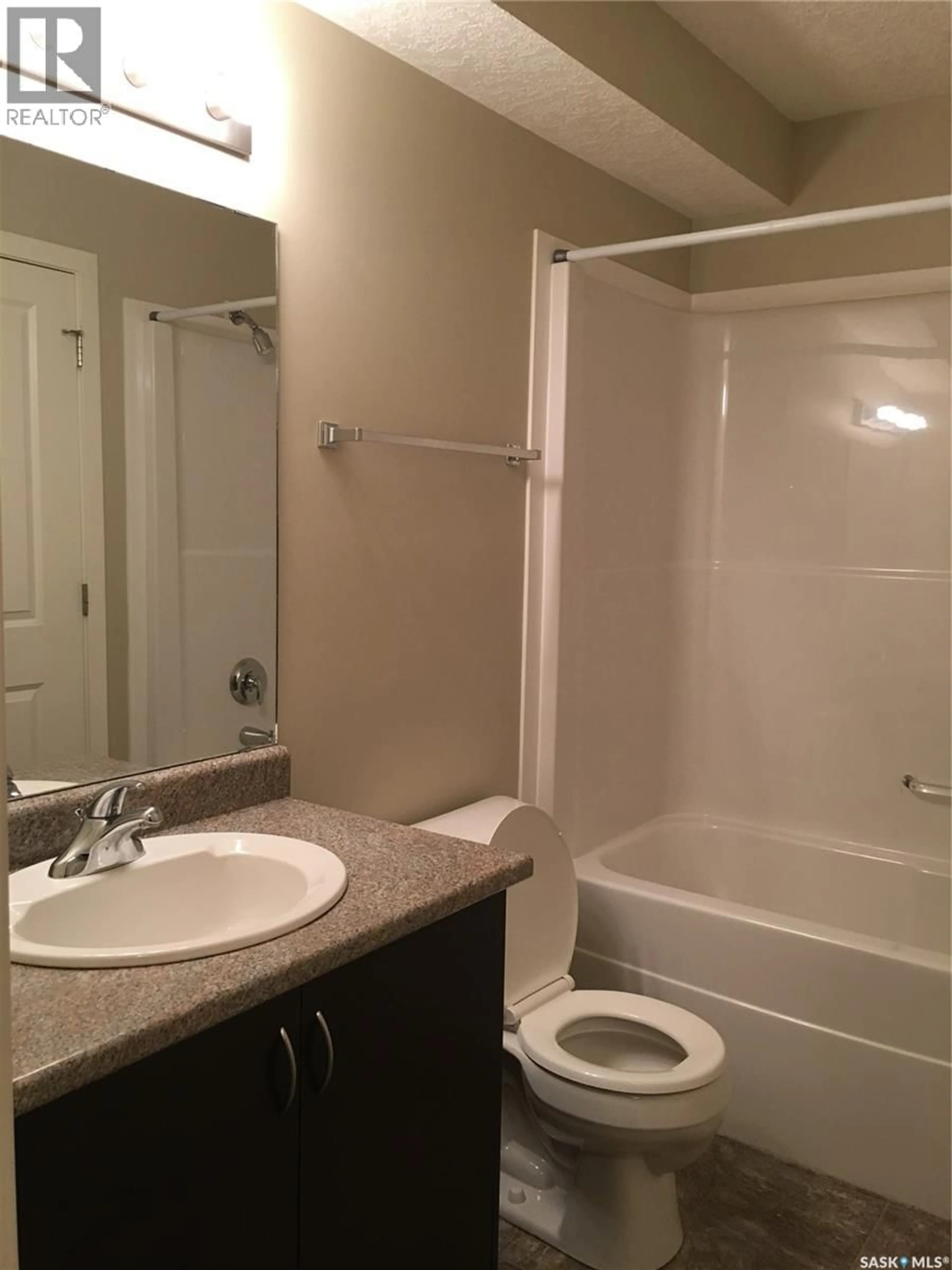 Standard bathroom, unknown for 106 - 5521 BLAKE CRESCENT, Regina Saskatchewan S4X0J1