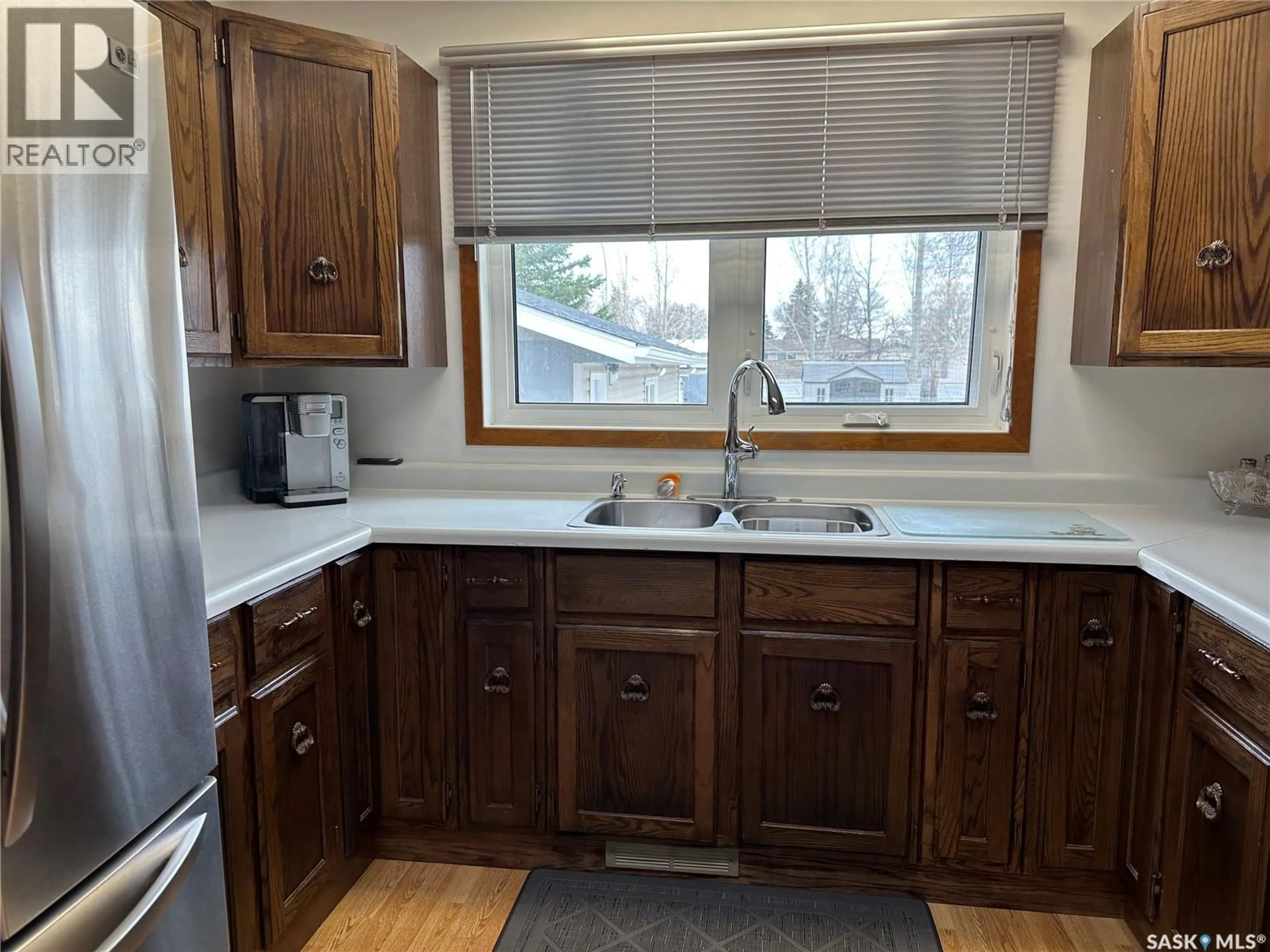 Standard kitchen, unknown for 606 STAVELEY CRESCENT, Weyburn Saskatchewan S4H2T6