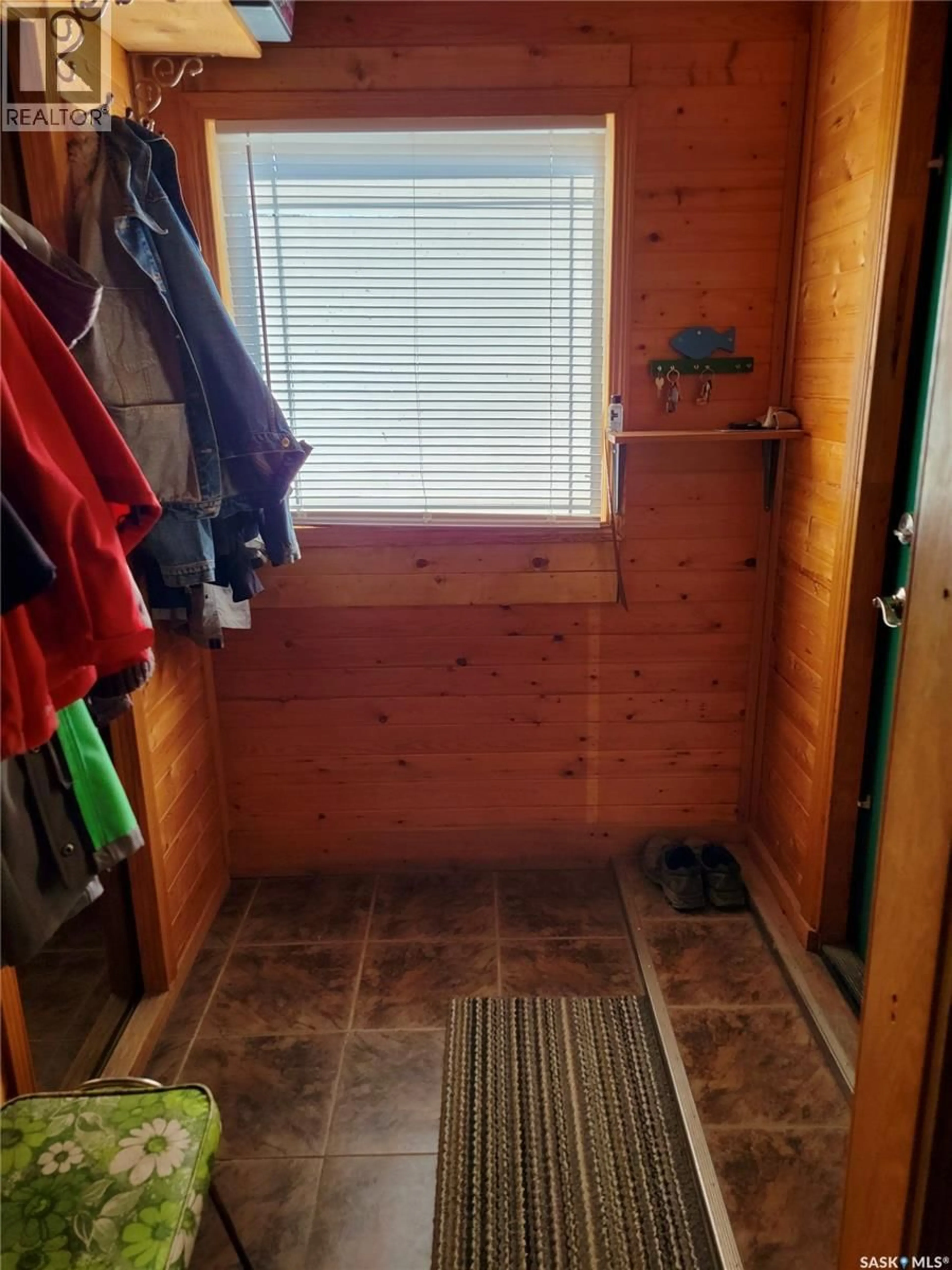 Indoor entryway for 1517 3RD STREET, Estevan Saskatchewan S4A0S5