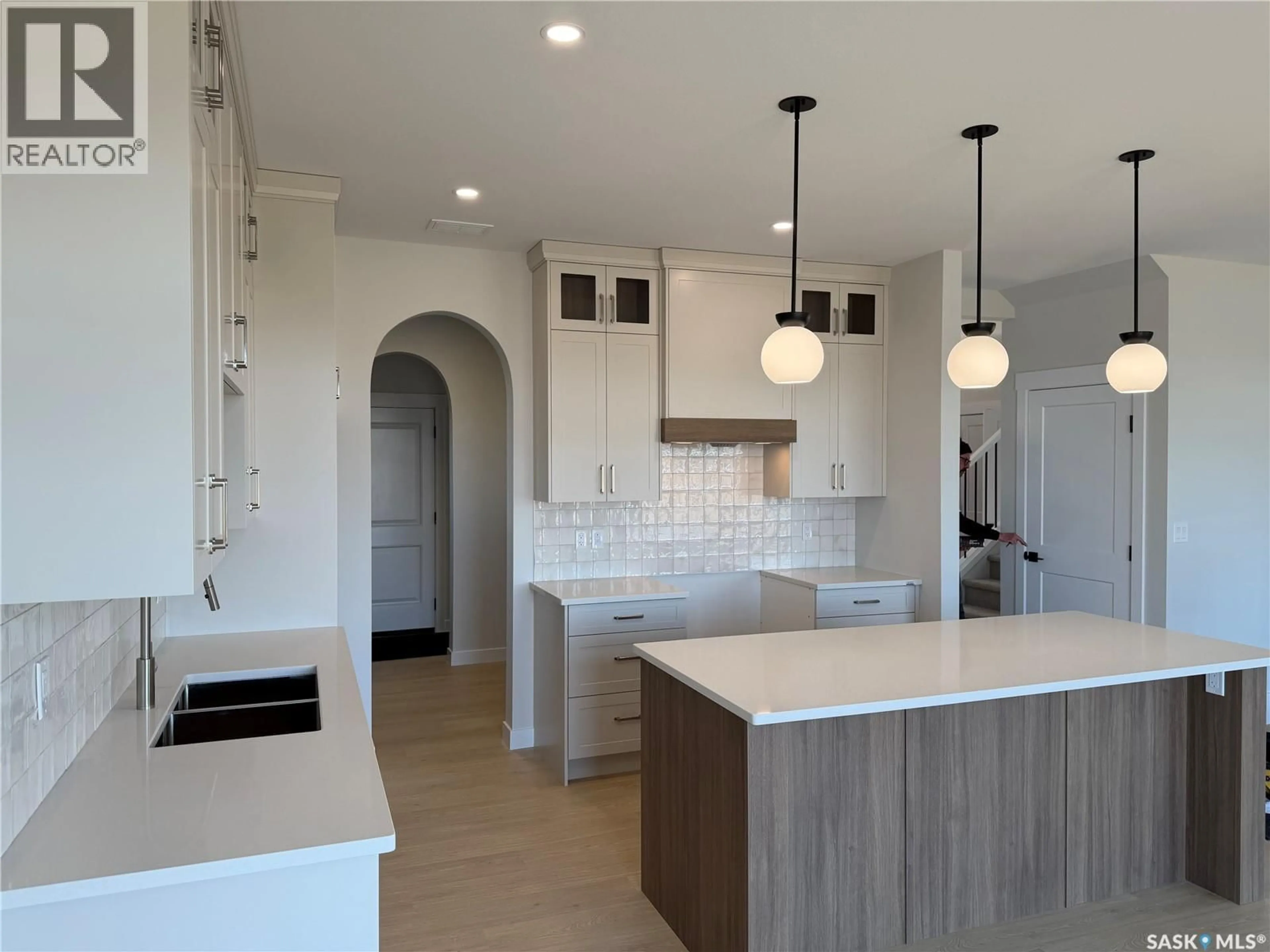 Open concept kitchen, unknown for 310 TRAEGER MANOR, Saskatoon Saskatchewan S7V1Z4