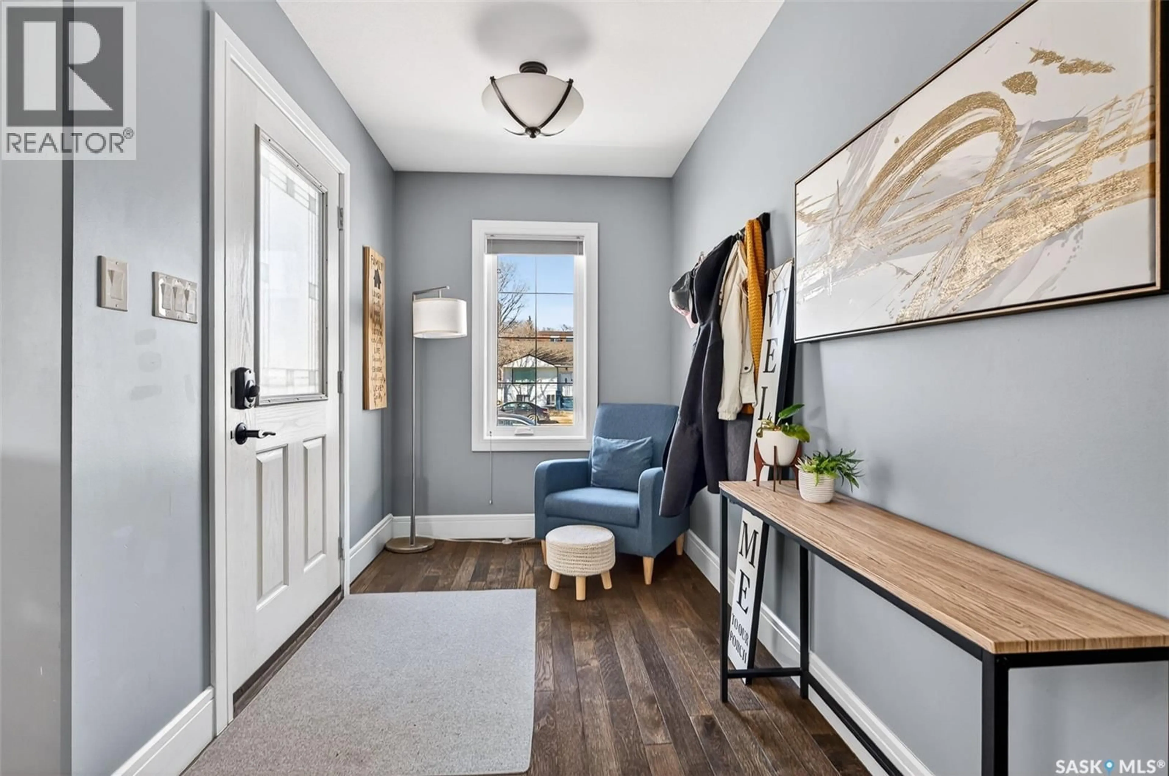 Indoor entryway for 269 HIGH STREET, Moose Jaw Saskatchewan S6H0C4