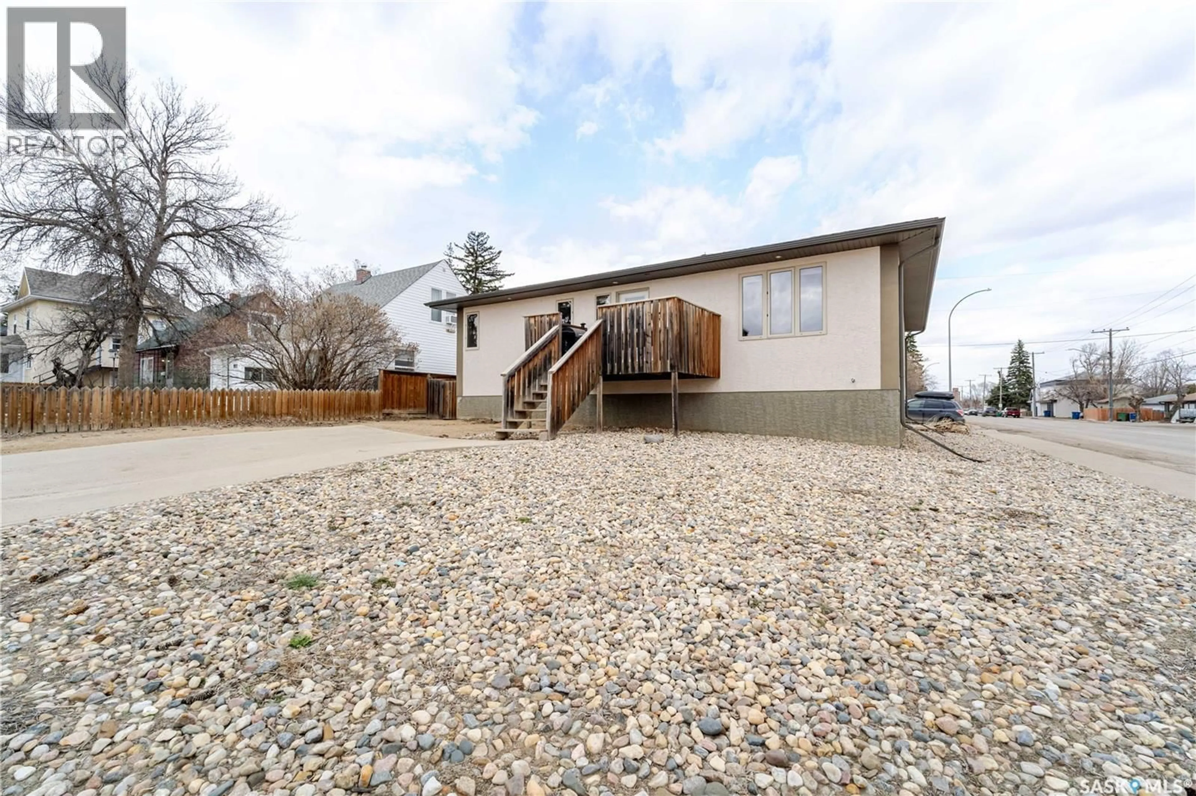 Unknown for 805 4TH AVENUE, Moose Jaw Saskatchewan S6H3W8