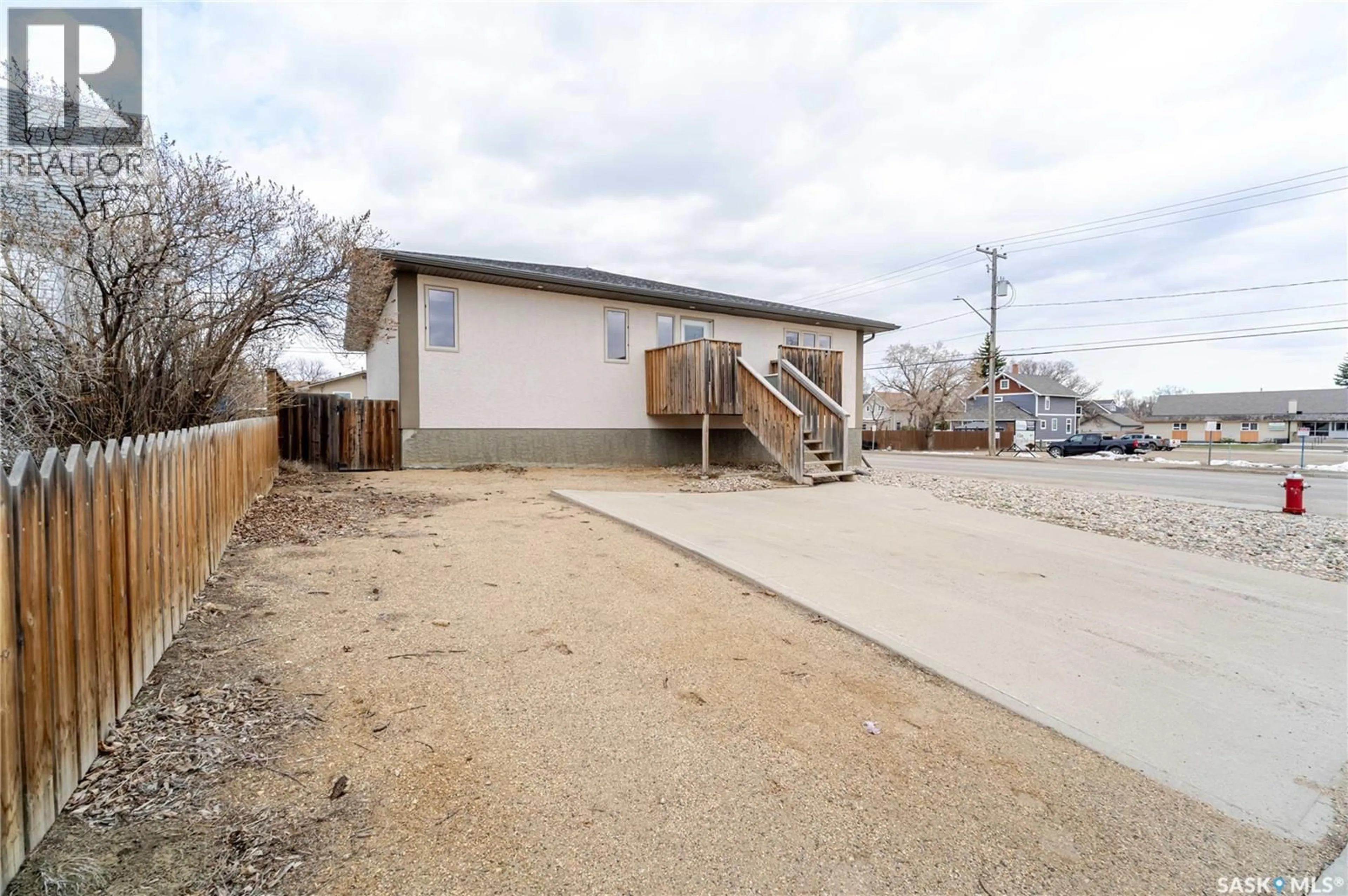 Unknown for 805 4TH AVENUE, Moose Jaw Saskatchewan S6H3W8