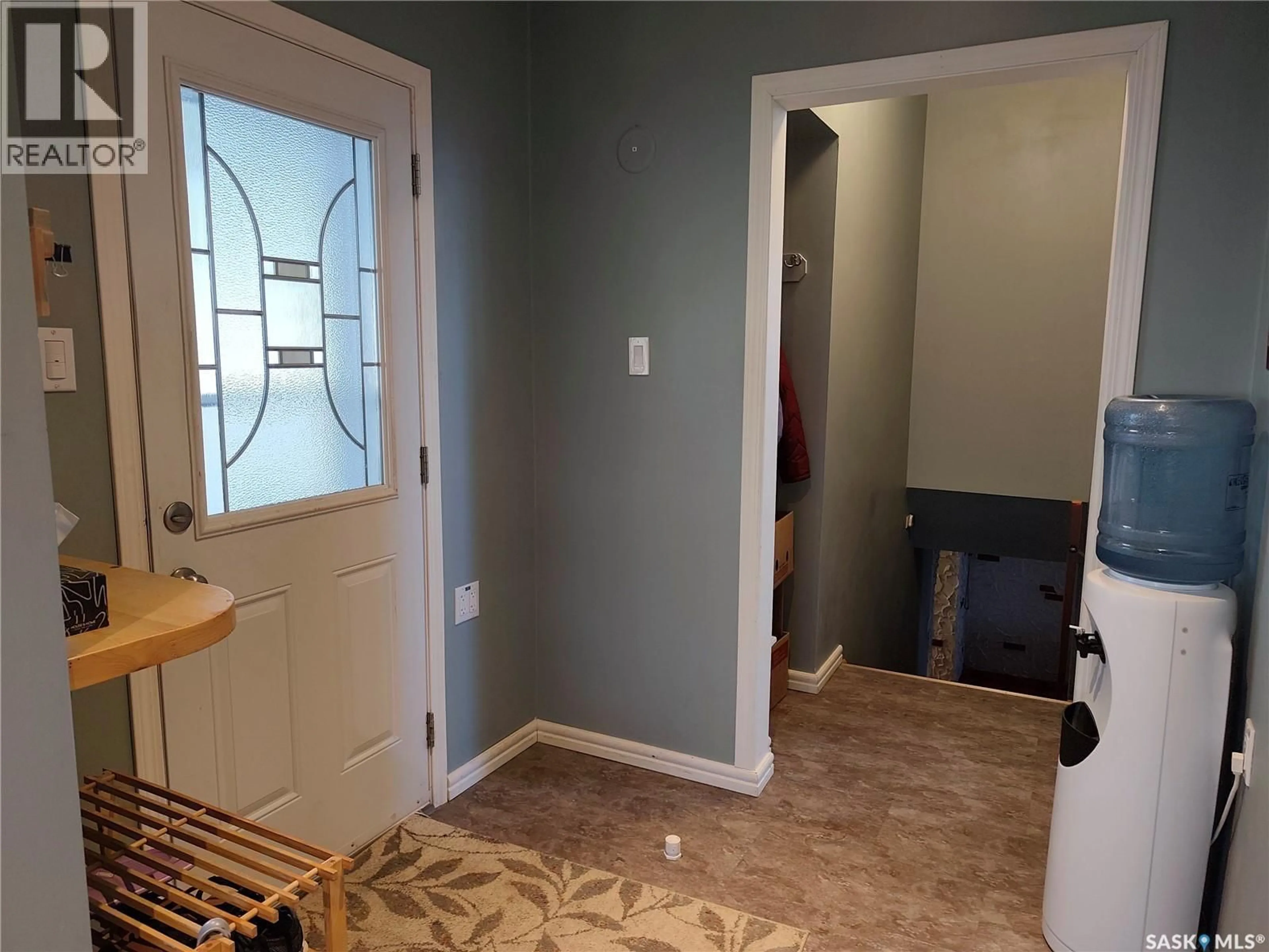 Indoor entryway for 1113 JUBILEE DRIVE, Swift Current Saskatchewan S9H2A1