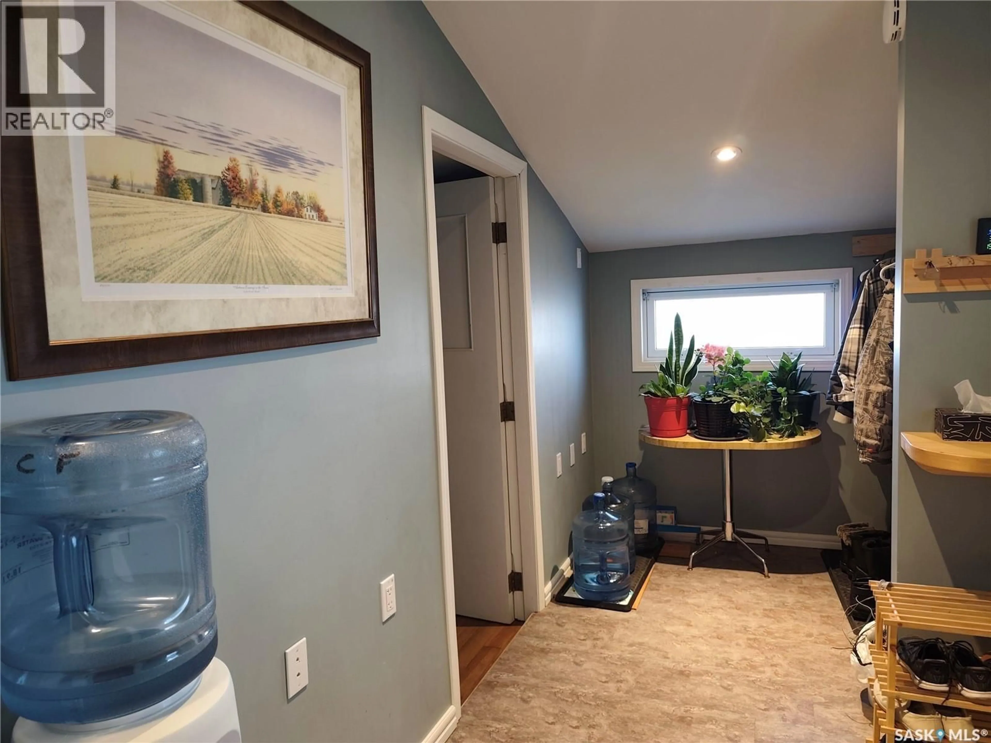 Indoor entryway for 1113 JUBILEE DRIVE, Swift Current Saskatchewan S9H2A1