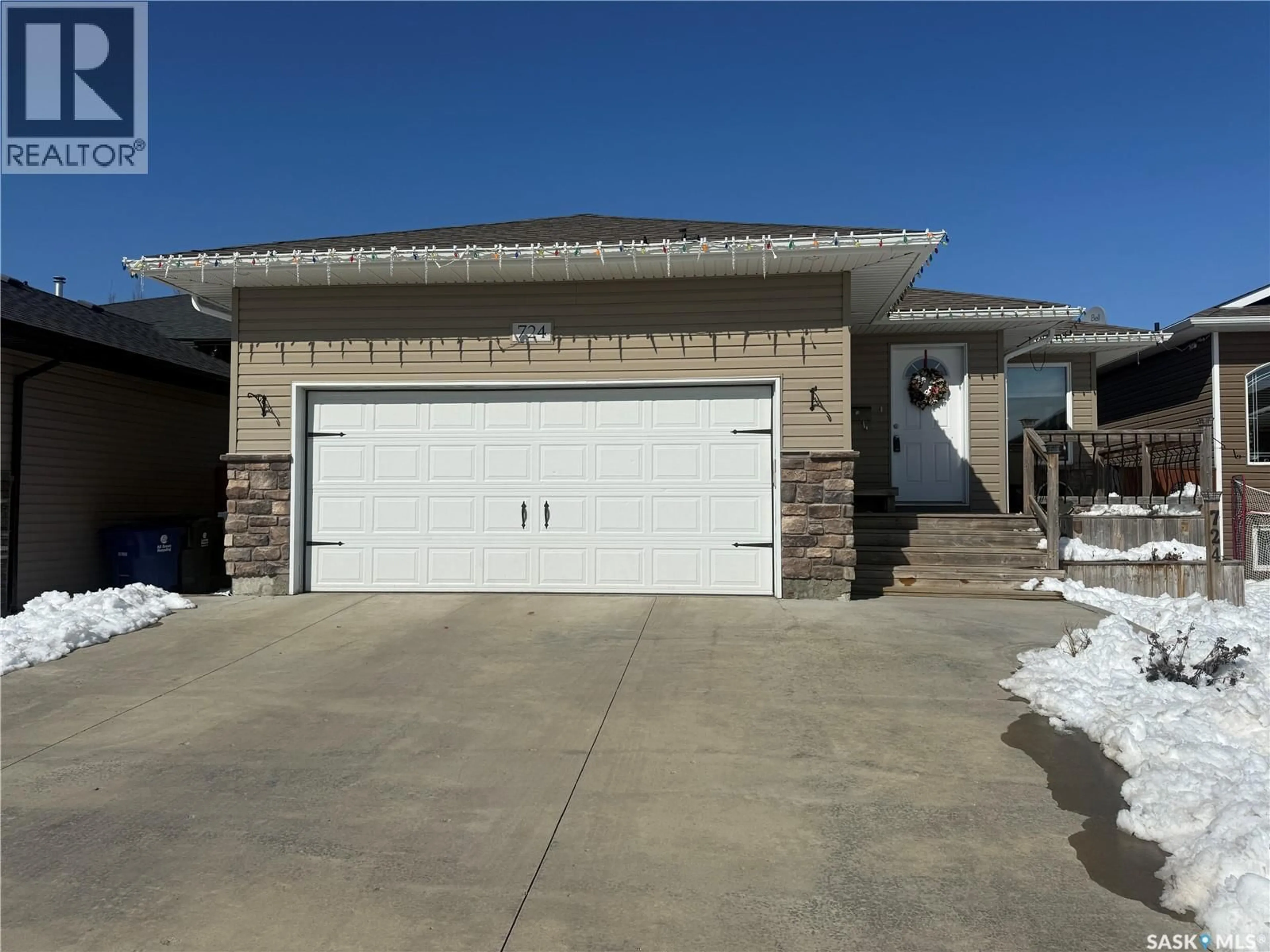 Indoor garage for 724 QUESSY DRIVE, Martensville Saskatchewan S0K0A2