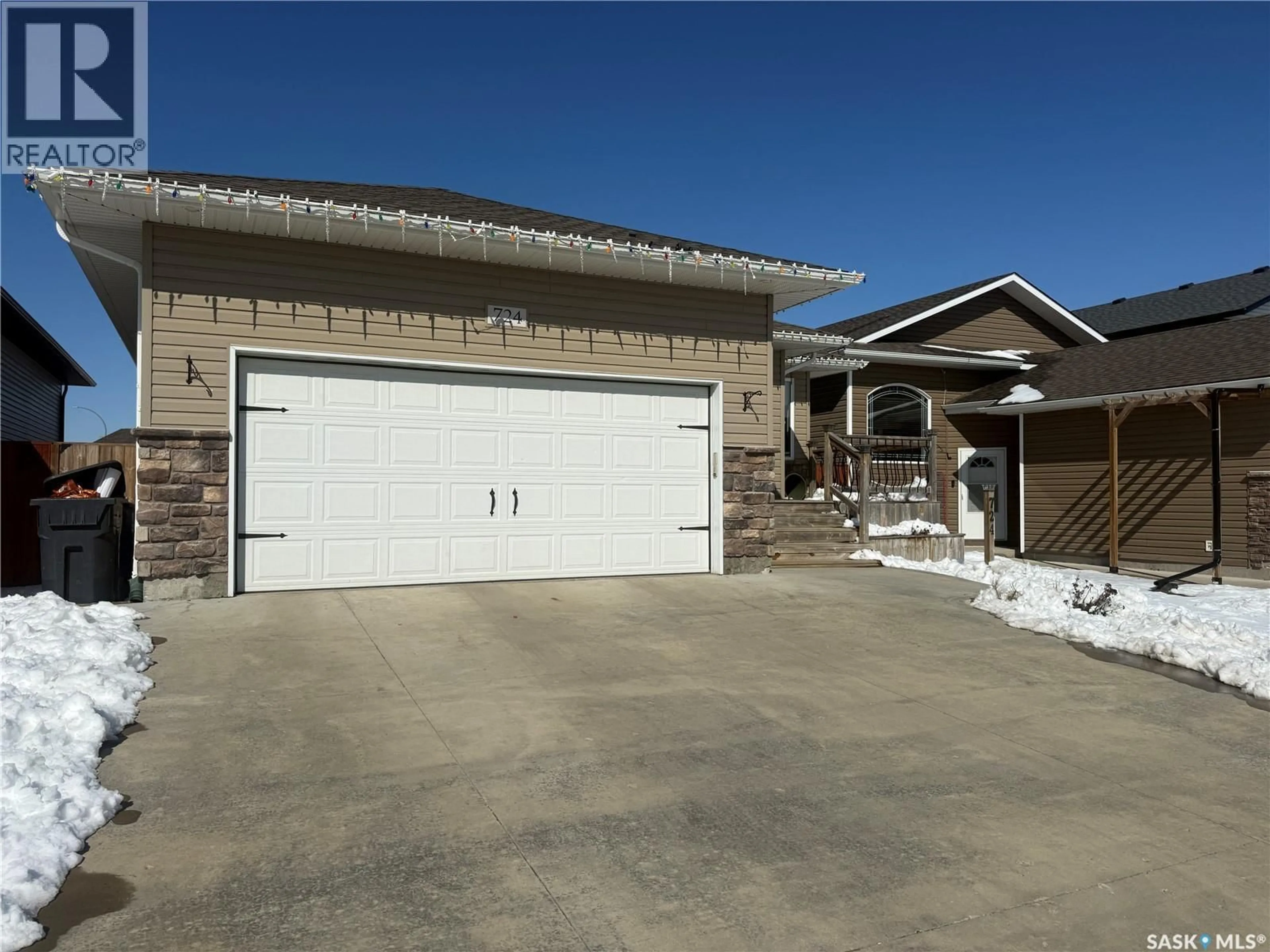 Indoor garage for 724 QUESSY DRIVE, Martensville Saskatchewan S0K0A2