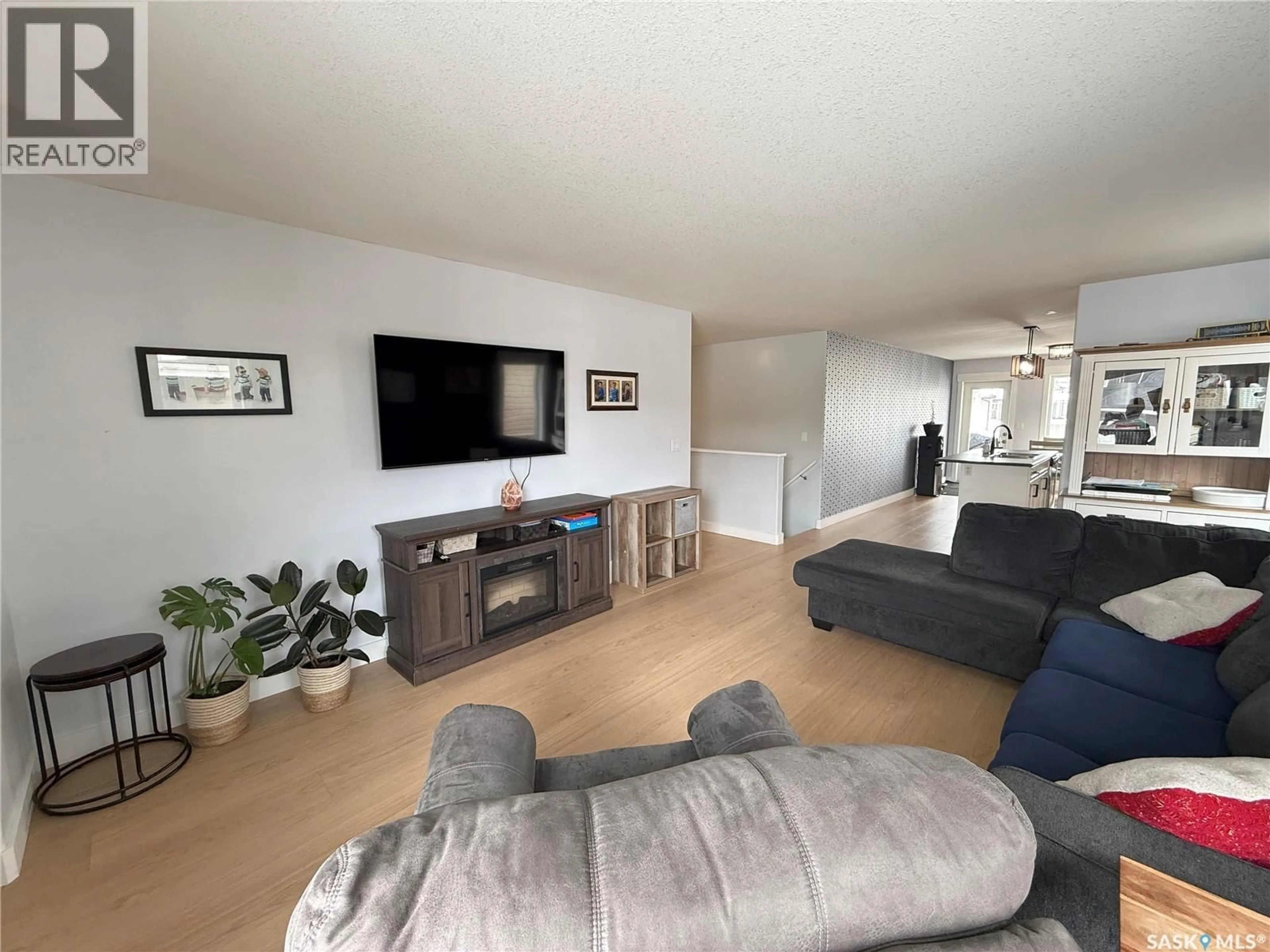 Living room with furniture, unknown for 724 QUESSY DRIVE, Martensville Saskatchewan S0K0A2