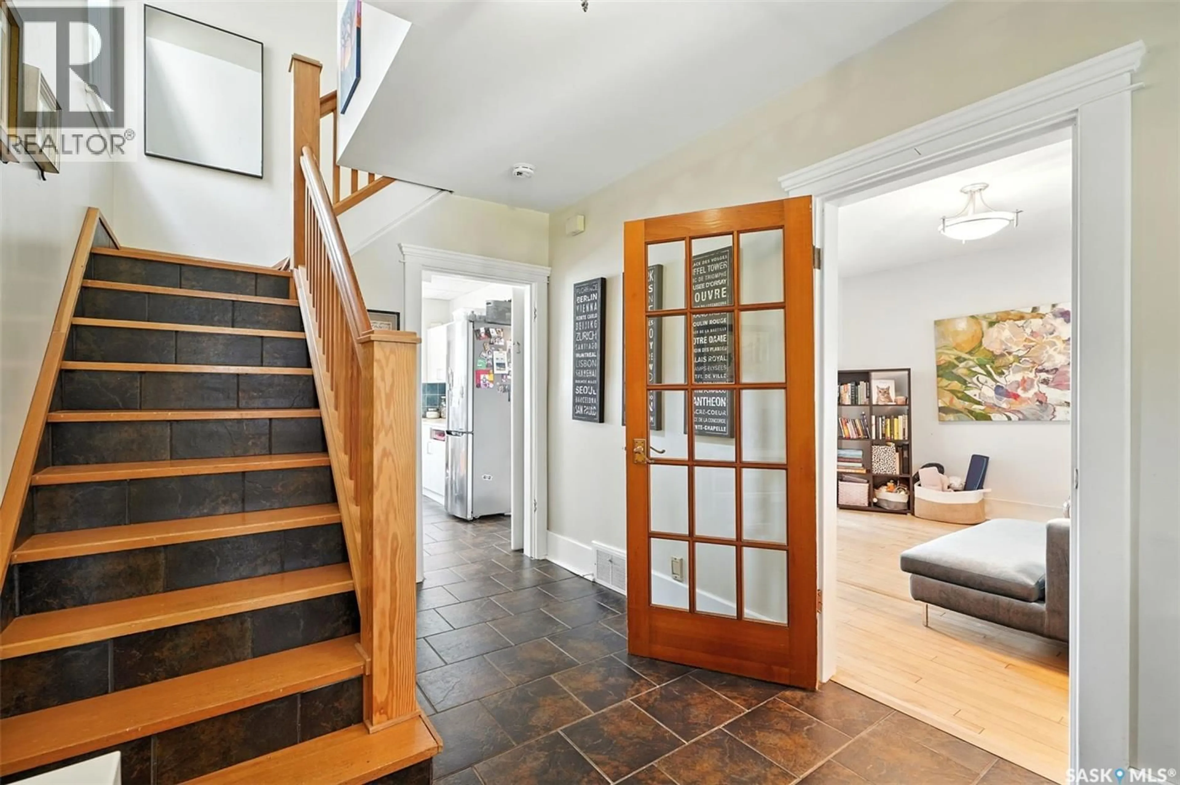 Indoor entryway for 1009 MCPHERSON AVENUE, Saskatoon Saskatchewan S7N0Y4