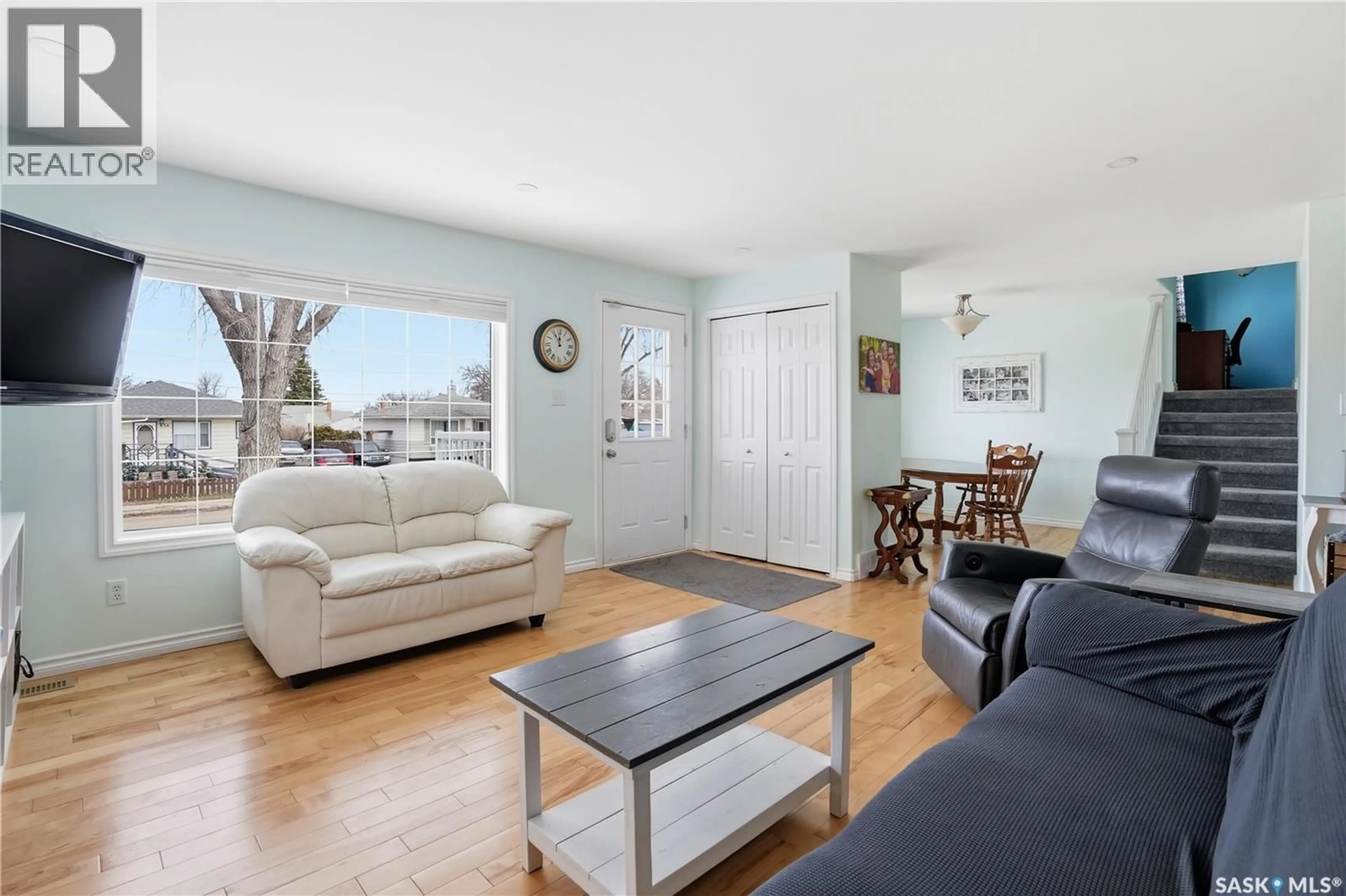 Living room with furniture, unknown for 827 DUFFIELD STREET, Moose Jaw Saskatchewan S6H5J6