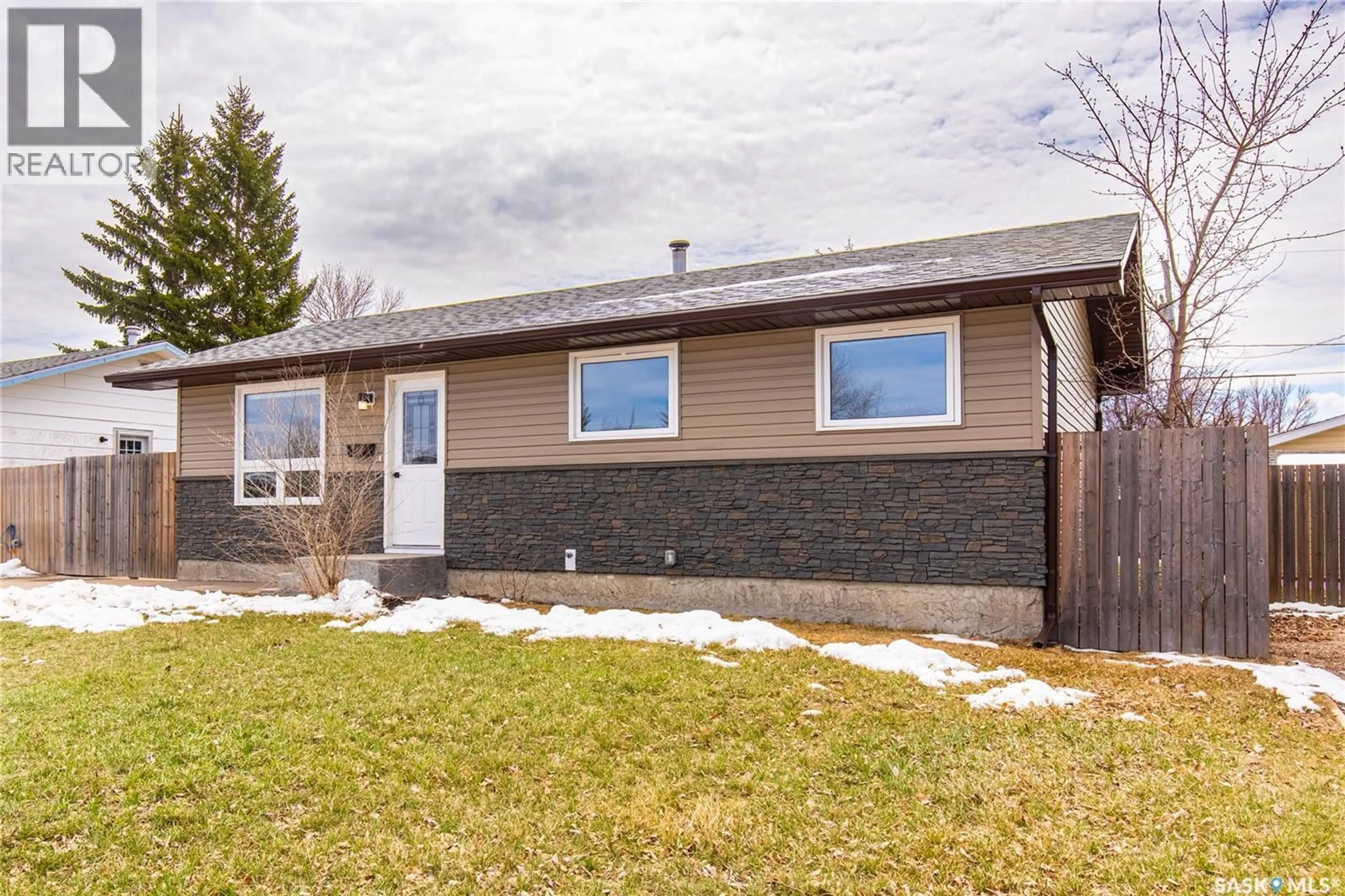 Unknown for 1511 GLENDALE STREET, Moose Jaw Saskatchewan S6H7B3