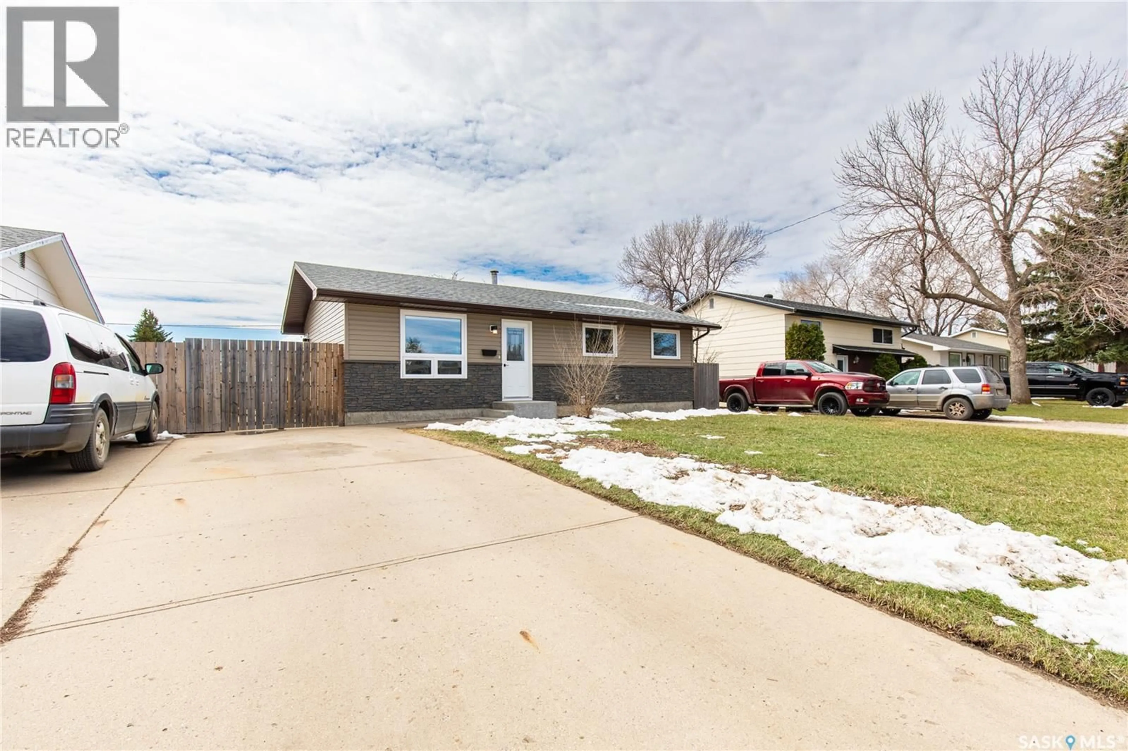 Unknown for 1511 GLENDALE STREET, Moose Jaw Saskatchewan S6H7B3
