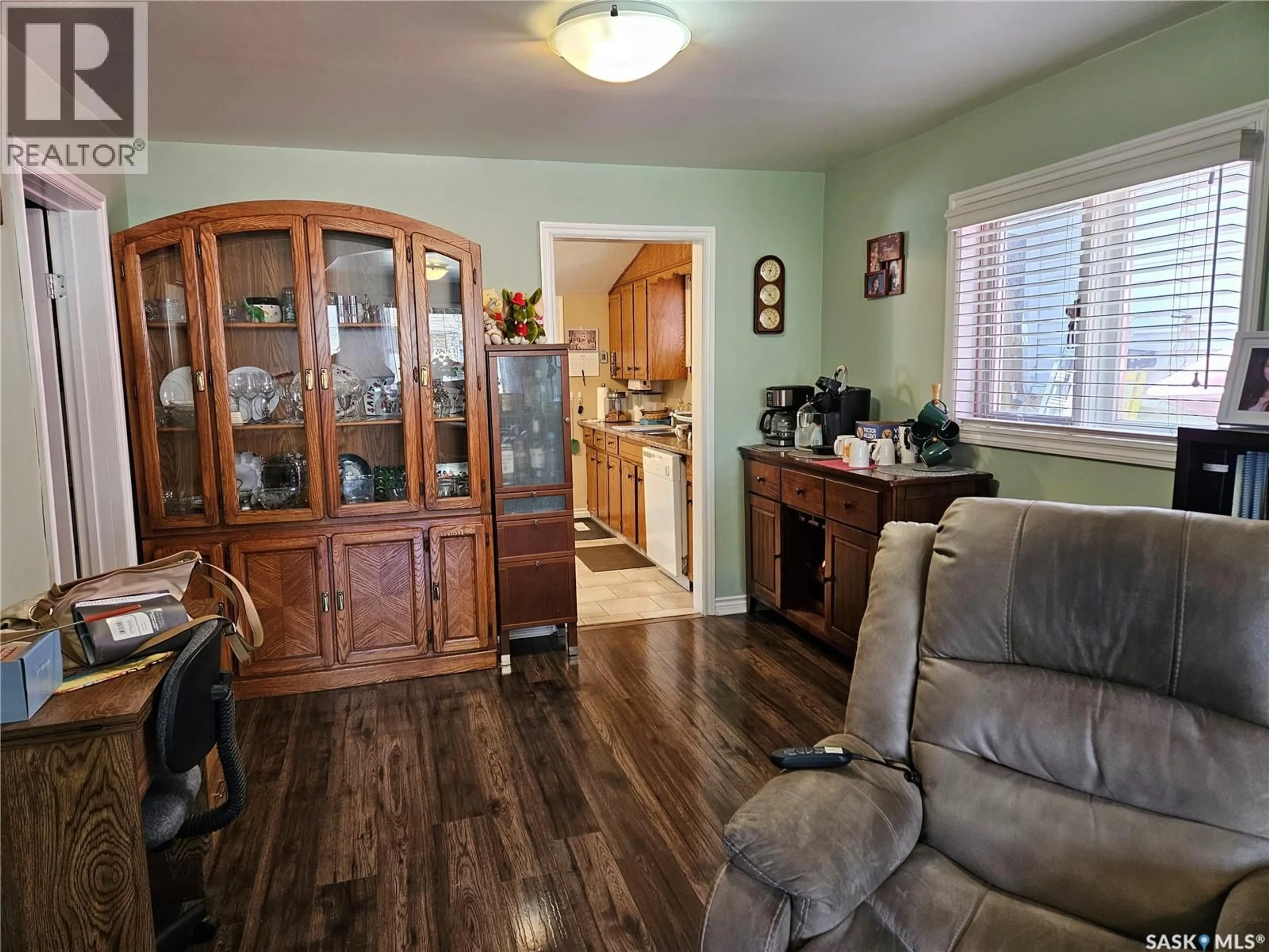 A pic of a room for 237 DUFFIELD STREET, Moose Jaw Saskatchewan S6H5H2
