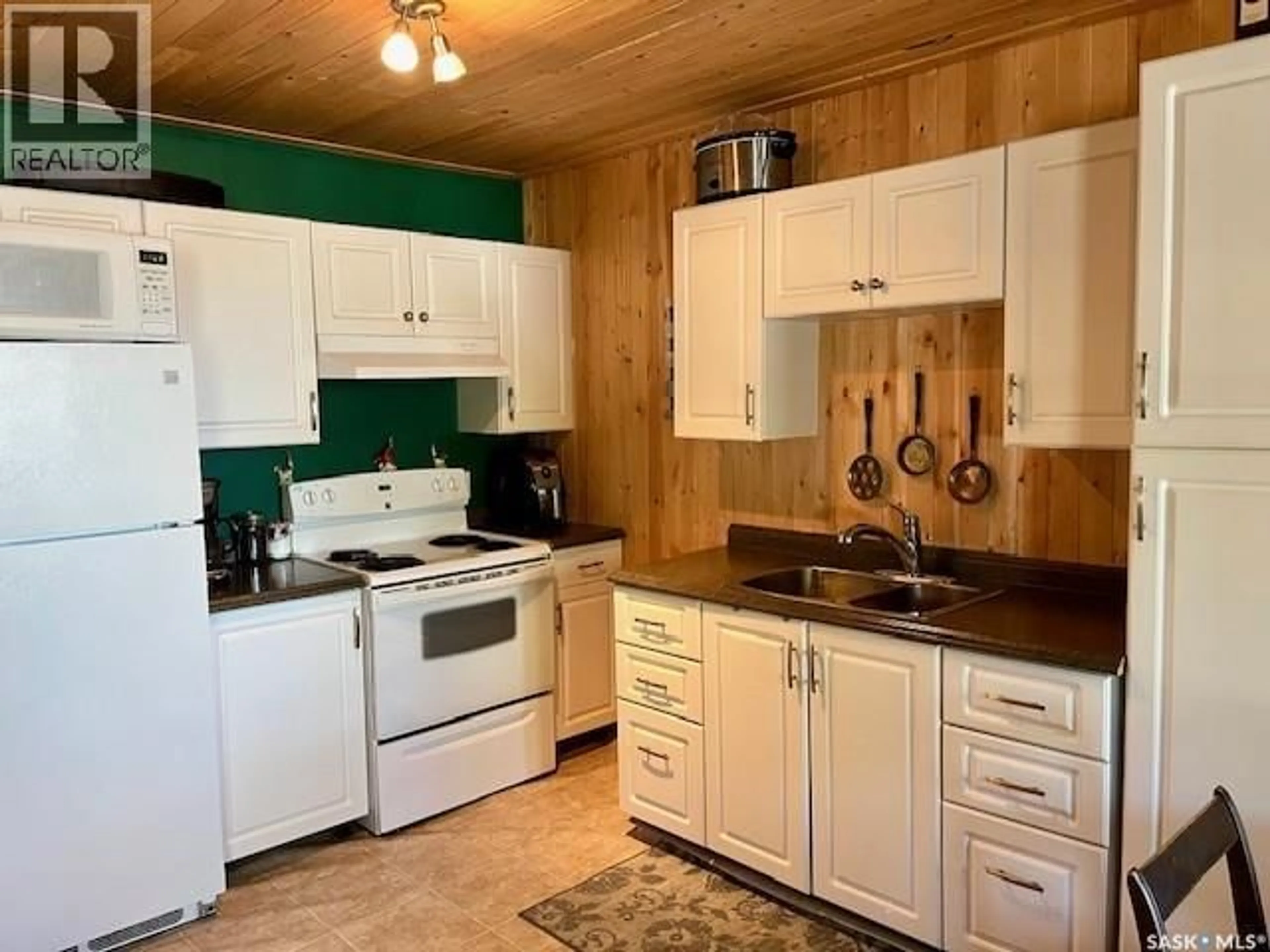 Standard kitchen, wood/laminate floor for Lacadena Rm No. 228 Saskatchewan S0L1T0