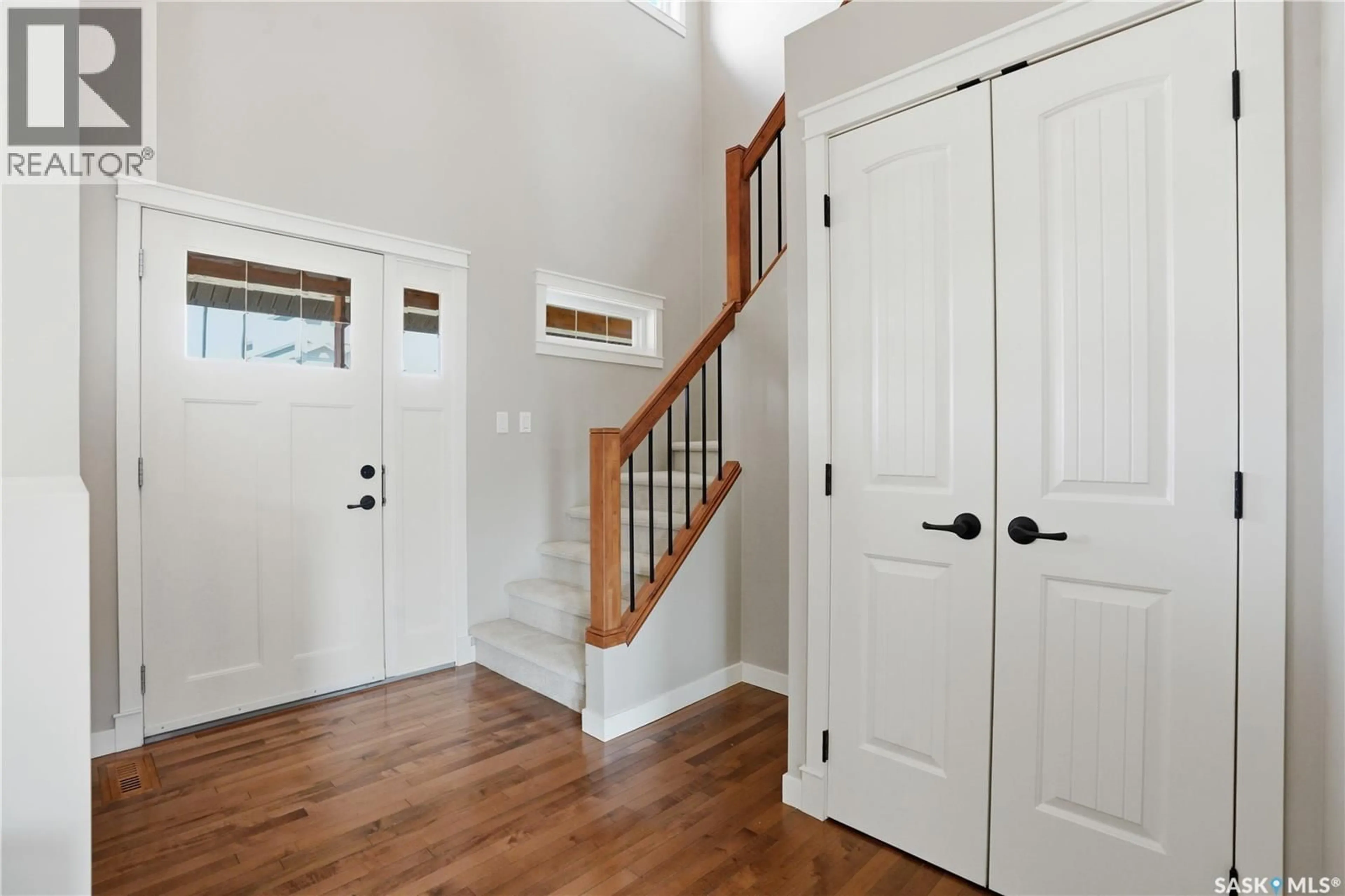 Indoor entryway for 210 PADGET CRESCENT, Saskatoon Saskatchewan S7W0H4
