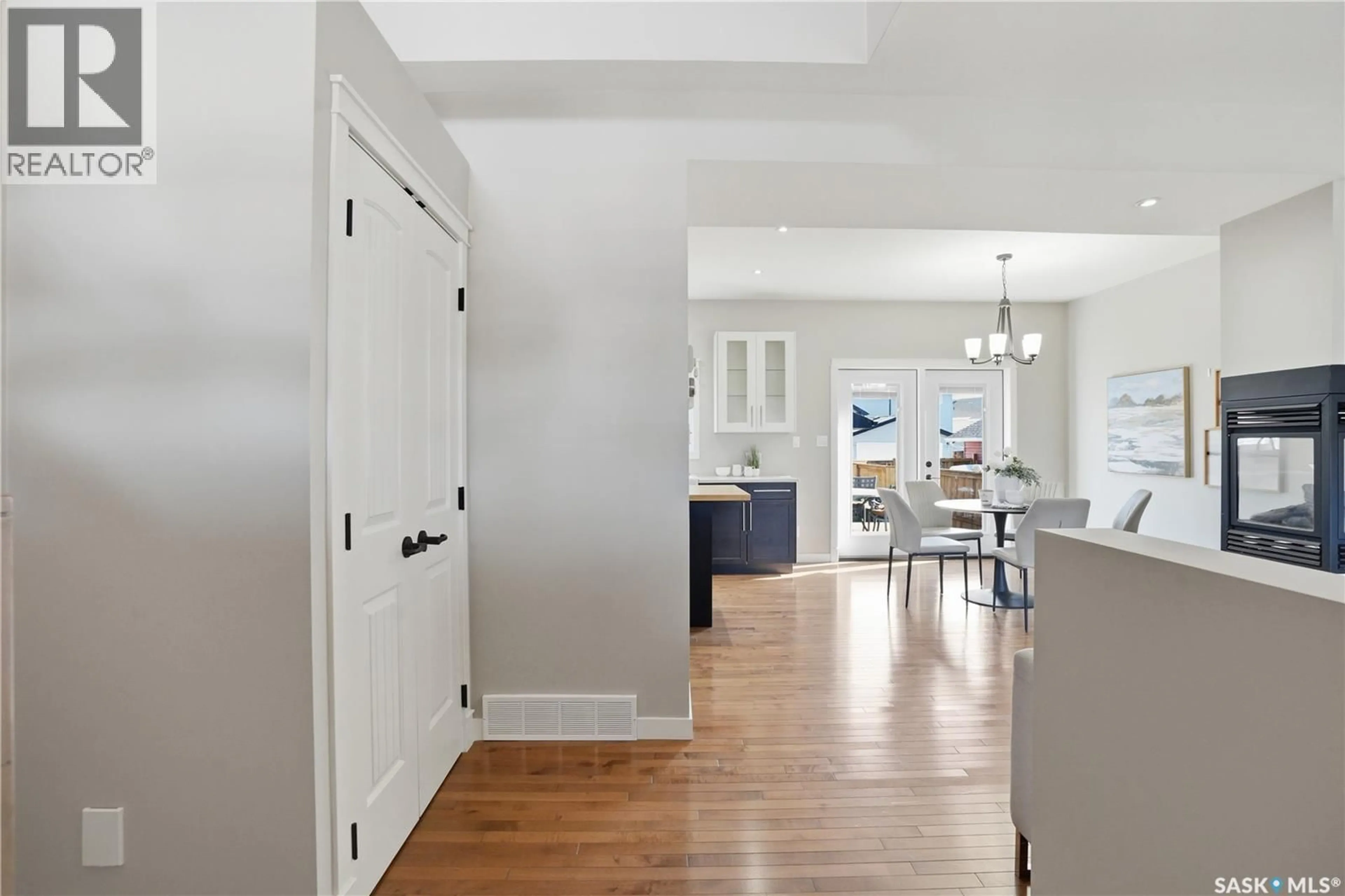 Indoor entryway for 210 PADGET CRESCENT, Saskatoon Saskatchewan S7W0H4