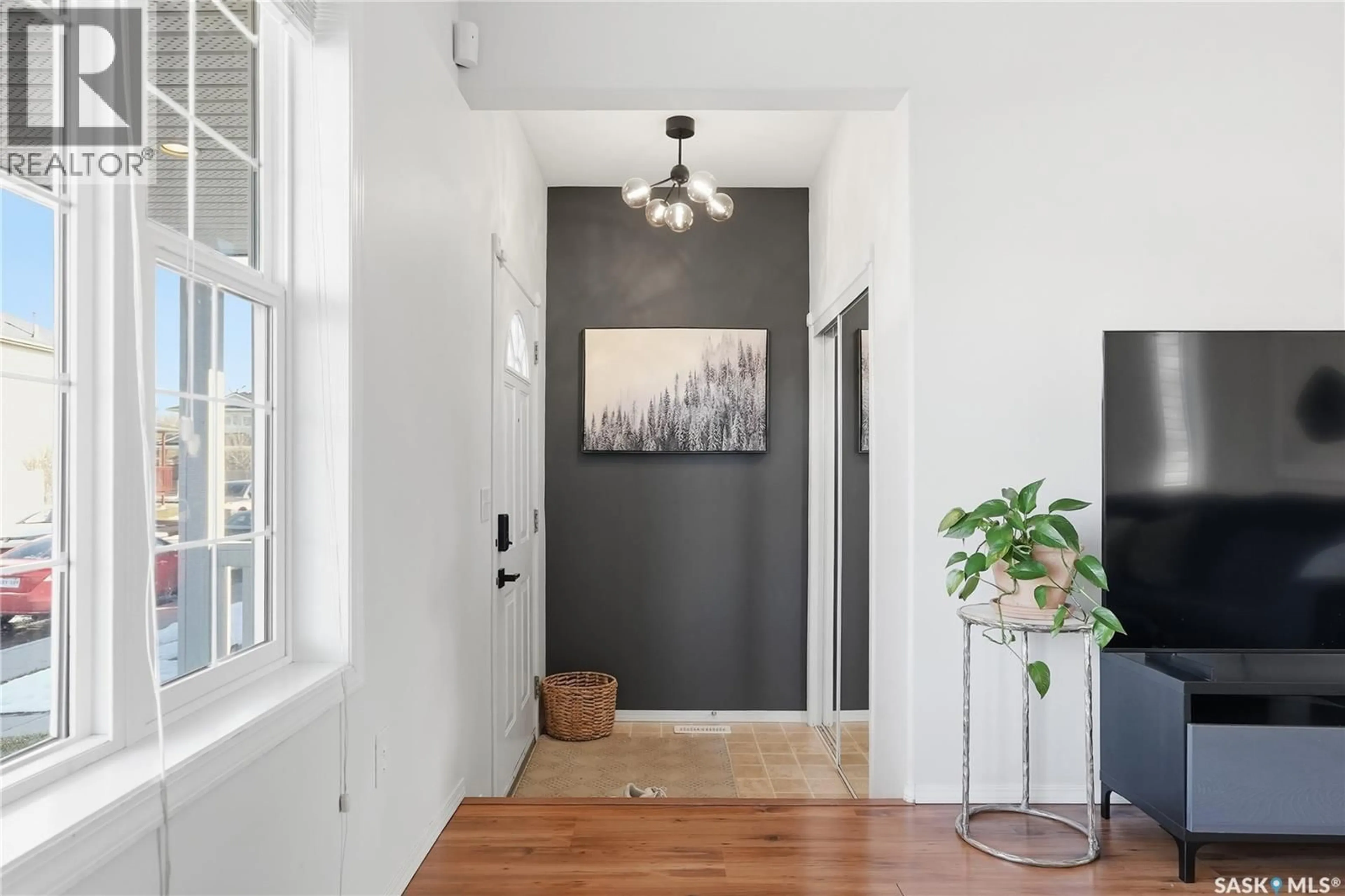 Indoor entryway for 719 RUTHERFORD LANE, Saskatoon Saskatchewan S7N4X8
