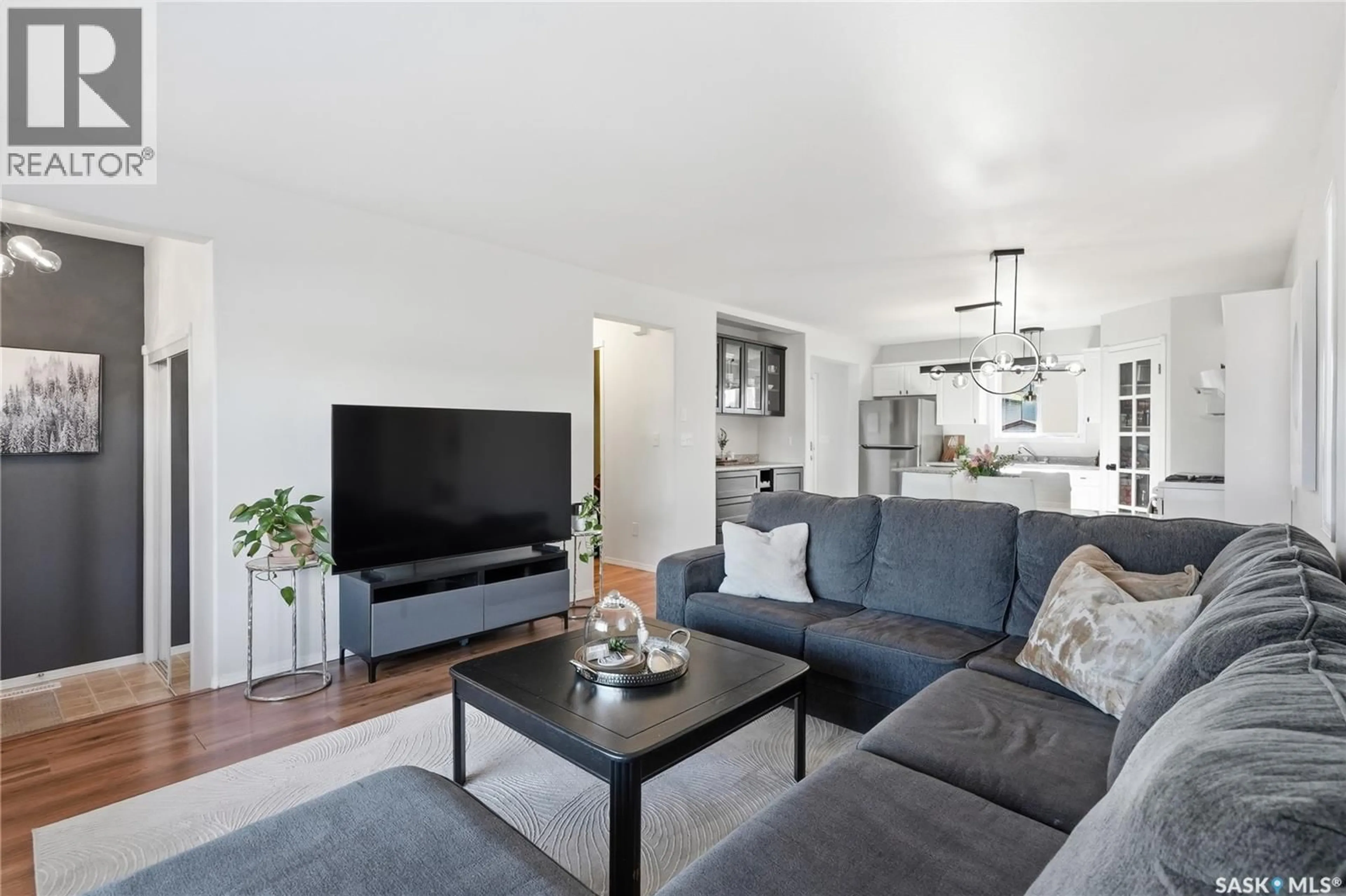 Living room with furniture, unknown for 719 RUTHERFORD LANE, Saskatoon Saskatchewan S7N4X8