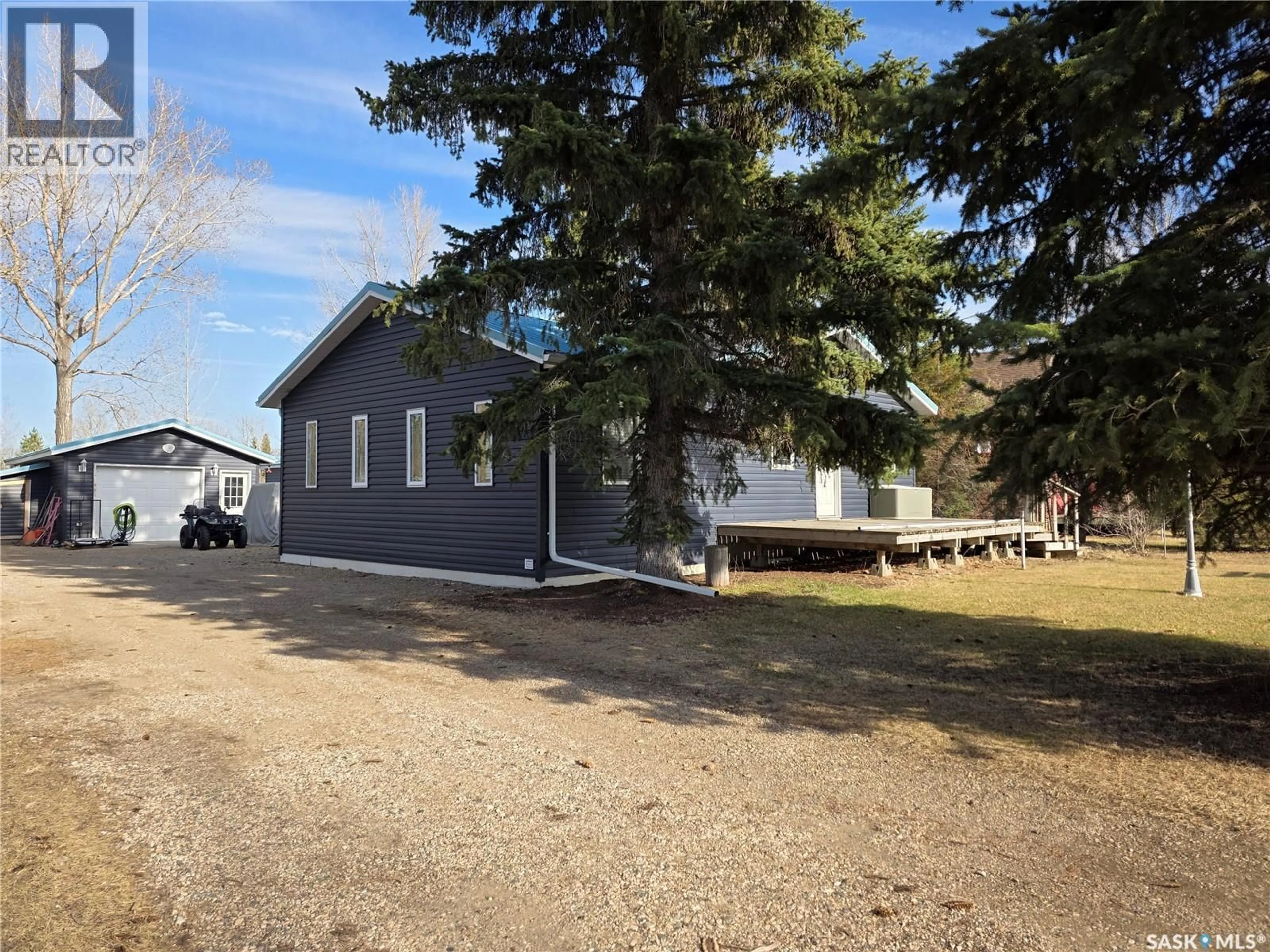 A pic from outside/outdoor area/front of a property/back of a property/a pic from drone, building for 539 MISTUSINNE CRESCENT, Mistusinne Saskatchewan S0H1J0