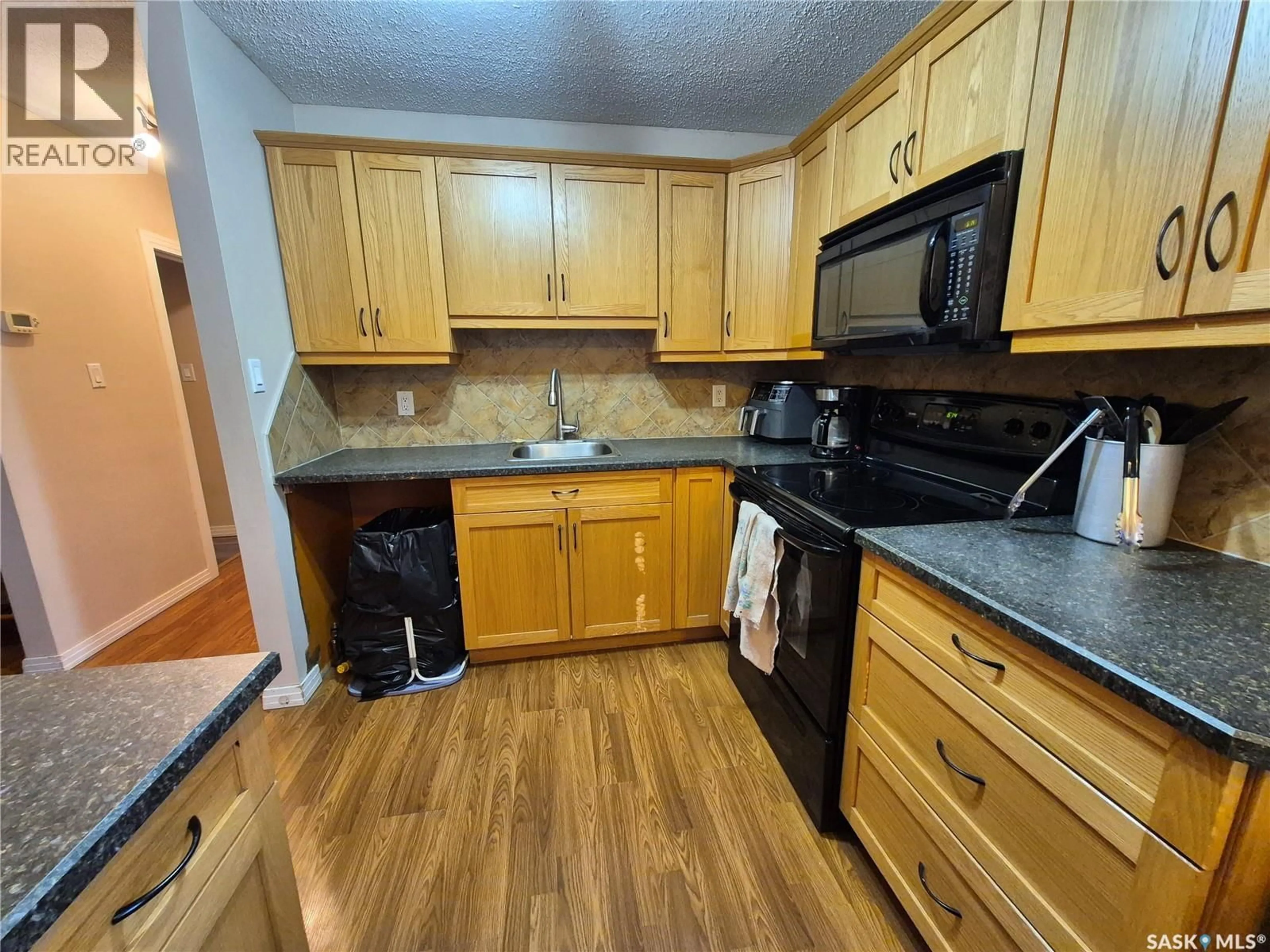 Standard kitchen, unknown for 1118 PARK AVENUE, Weyburn Saskatchewan S4H0K5