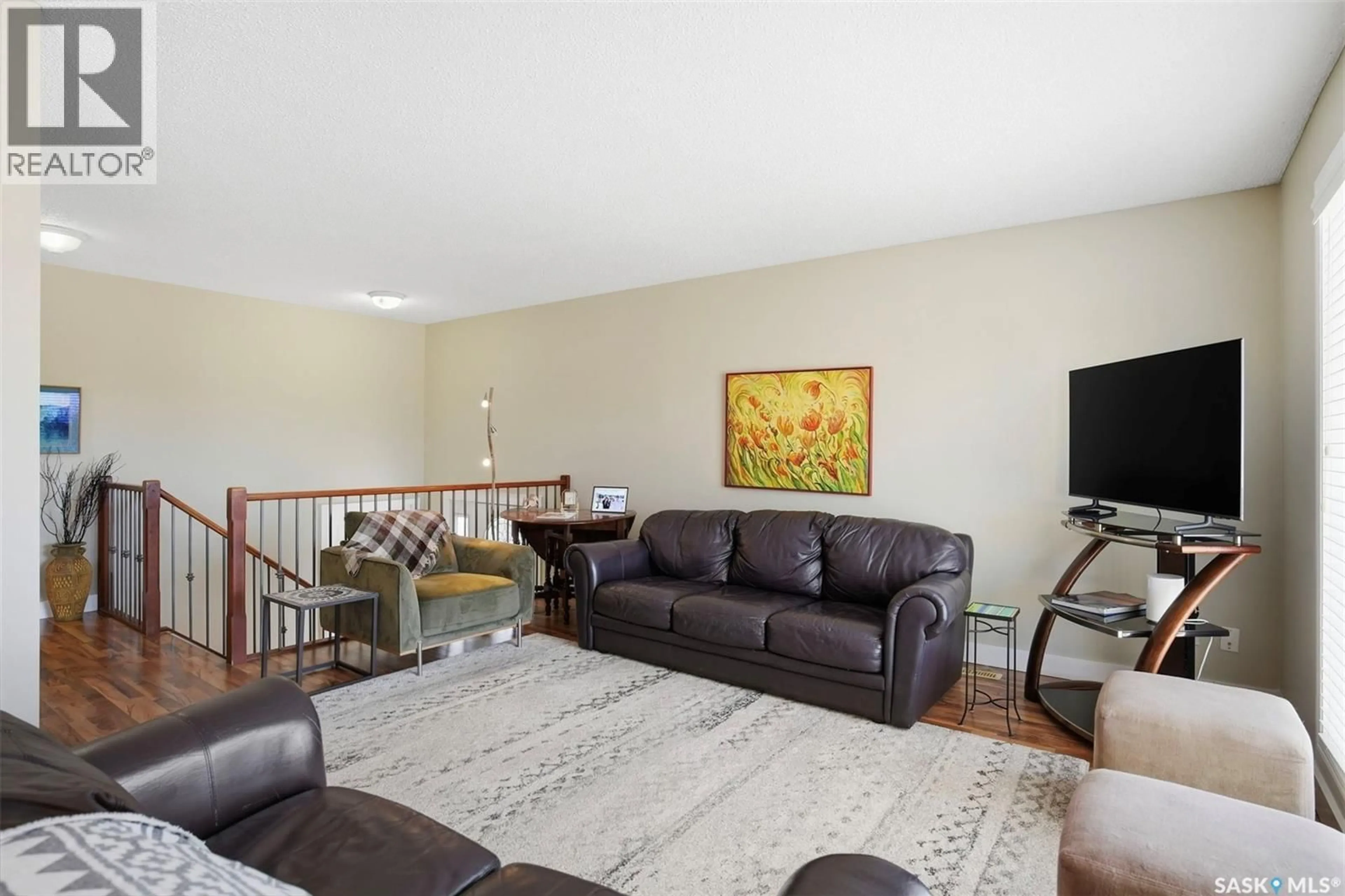 Living room with furniture, unknown for 625 GUELPH CRESCENT, Saskatoon Saskatchewan S7H4R5