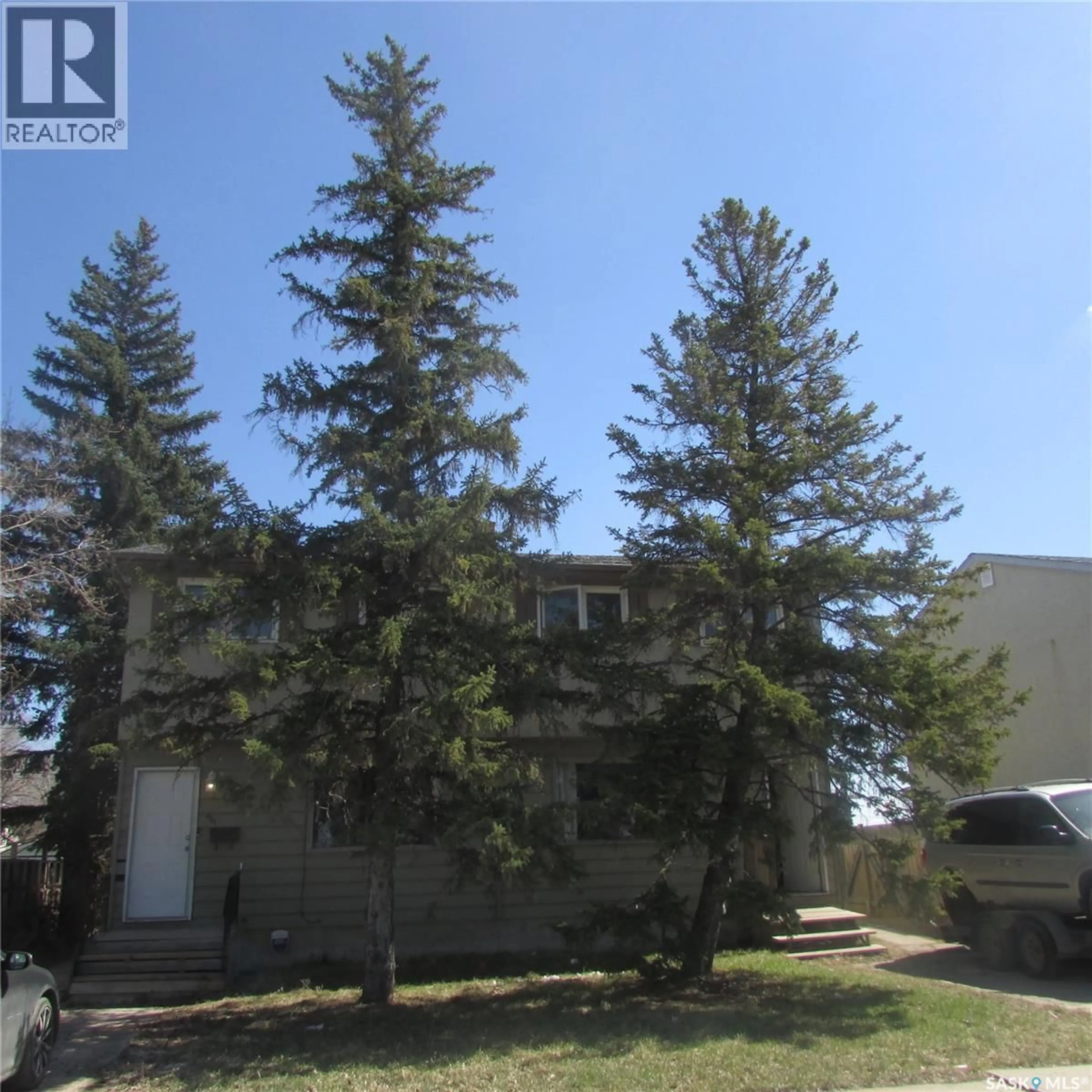 A pic from outside/outdoor area/front of a property/back of a property/a pic from drone, street for 451 MCINTOSH STREET, Regina Saskatchewan S4R4Z7