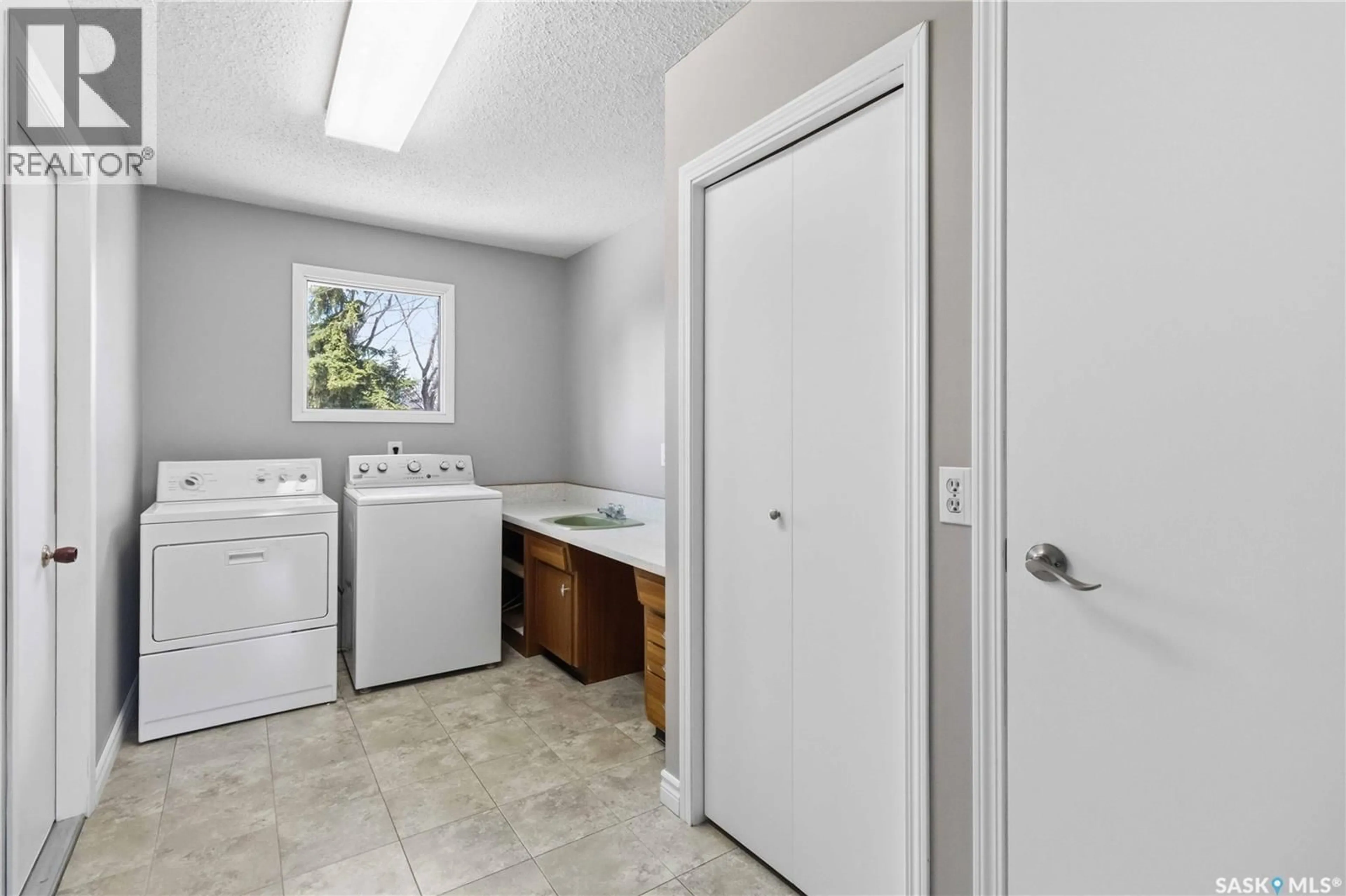 Laundry room for 8 PARK AVENUE, Langham Saskatchewan S0K2L0
