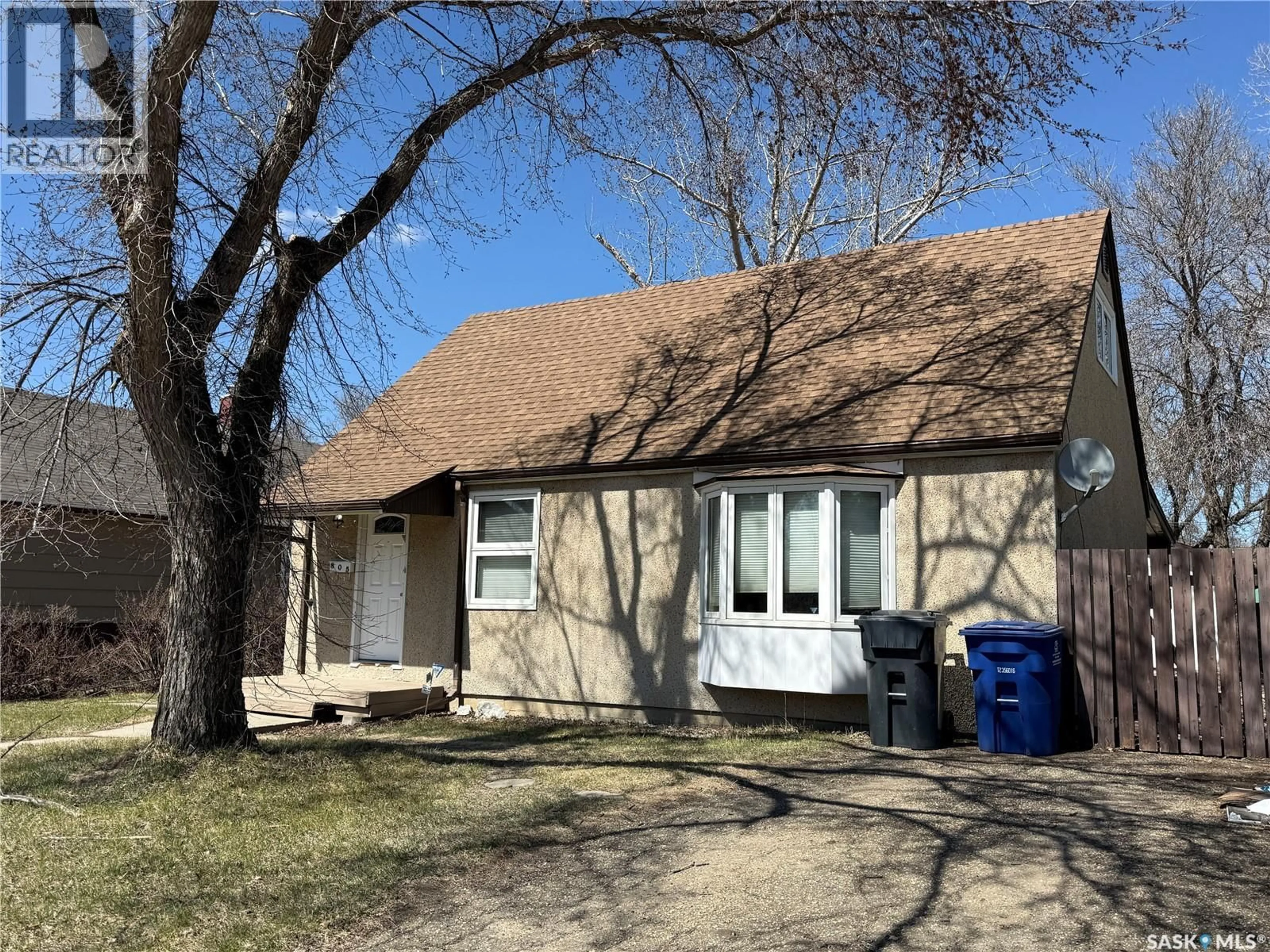 Unknown for 805 SOURIS AVENUE, Weyburn Saskatchewan S4H0E5