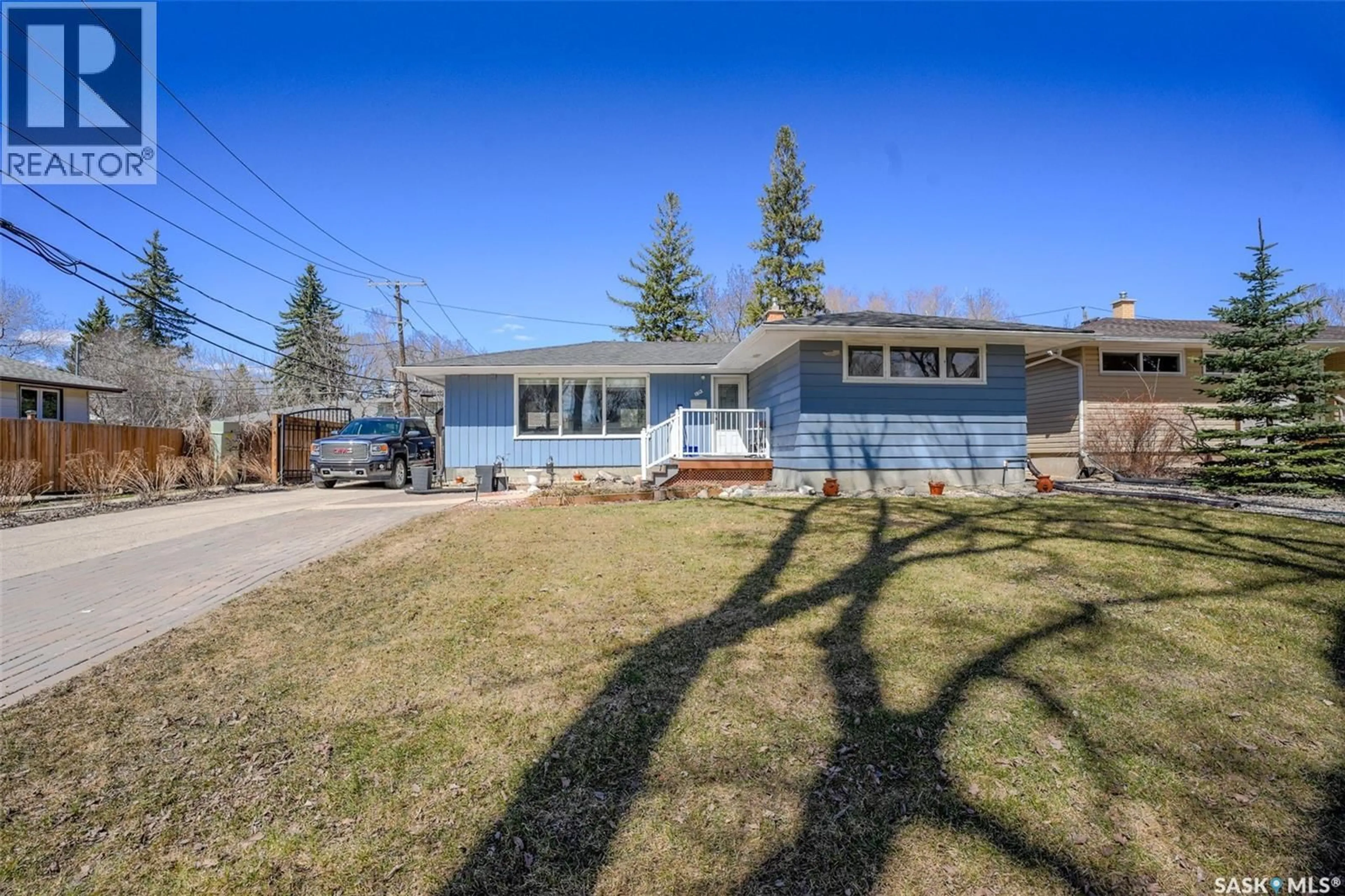 A pic from outside/outdoor area/front of a property/back of a property/a pic from drone, street for 1812 GRANT DRIVE, Regina Saskatchewan S4S4V4