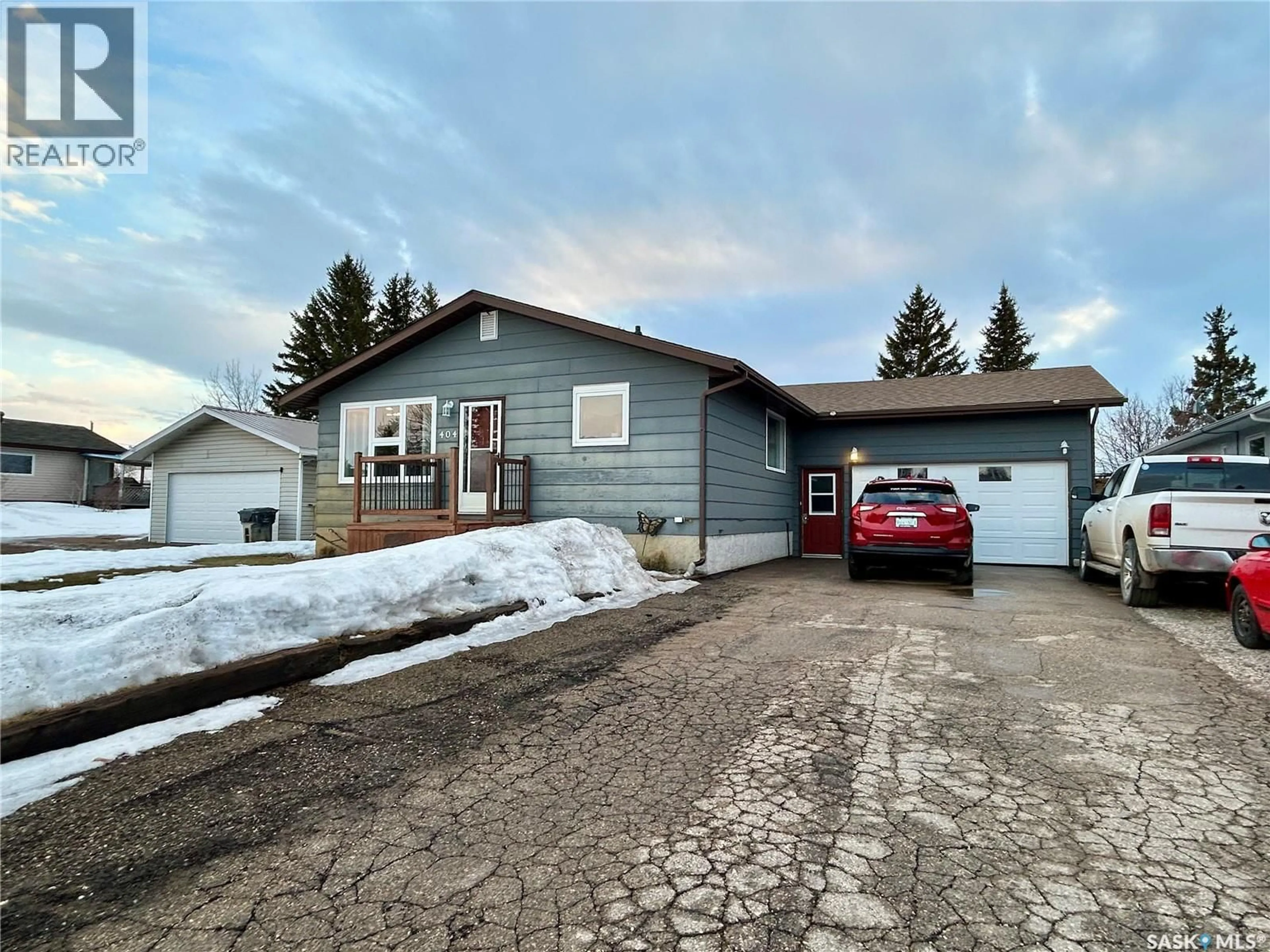 A pic from outside/outdoor area/front of a property/back of a property/a pic from drone, street for 404 5TH STREET, Nipawin Saskatchewan S0E1E0