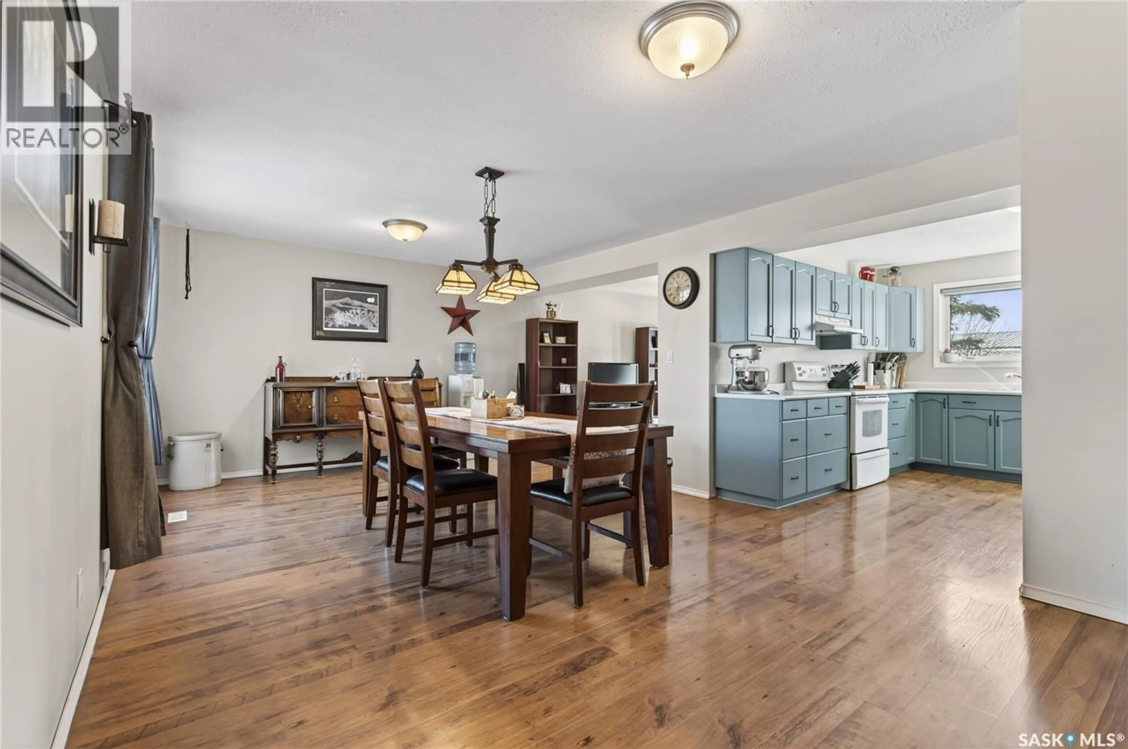 Open concept kitchen, unknown for 149 2ND AVENUE, Pierceland Saskatchewan S0M2K0
