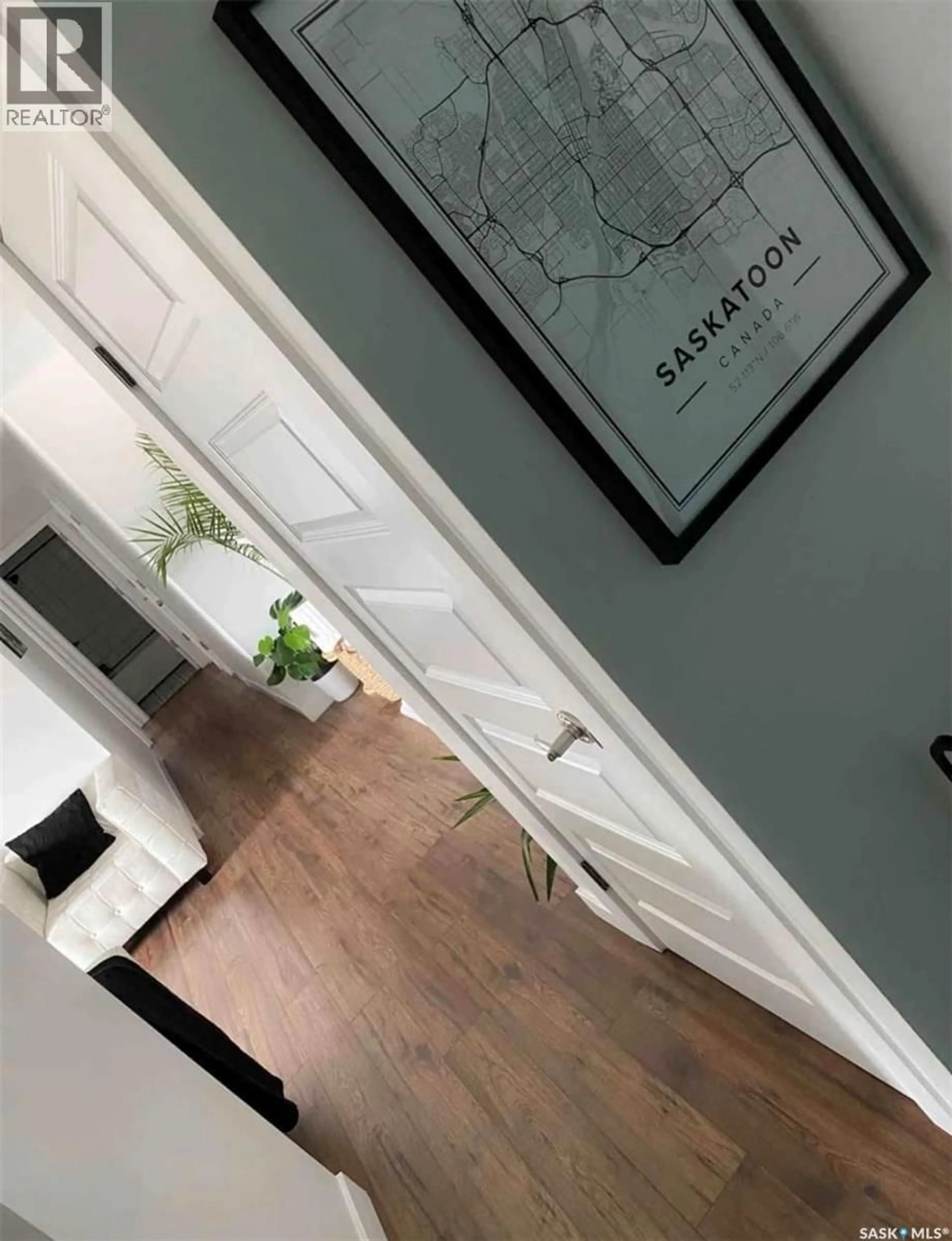Indoor entryway for 17 208 LINDSAY PLACE, Saskatoon Saskatchewan S7H3E6