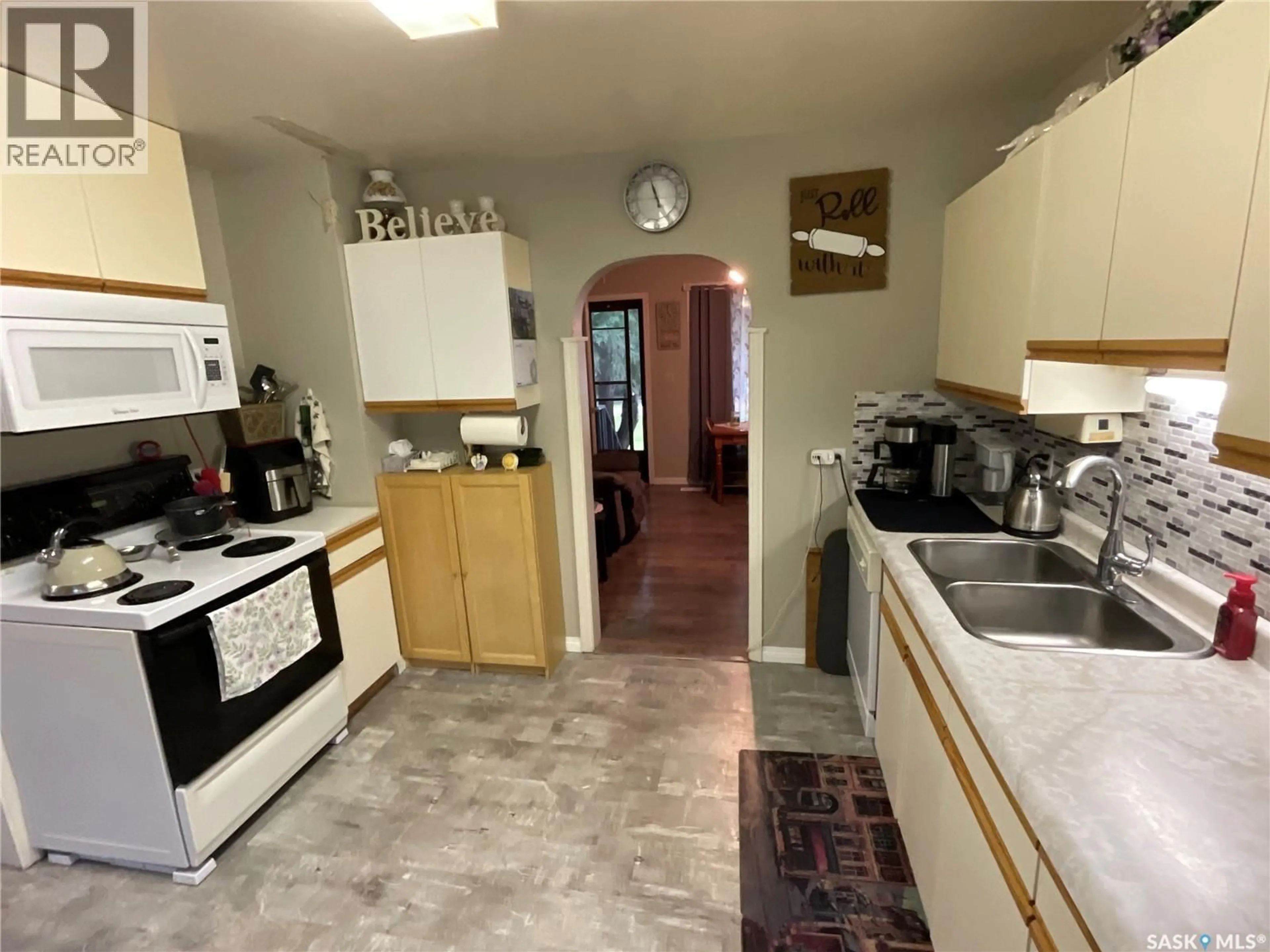 Standard kitchen, unknown for 117 FIRST STREET, Invergordon Rm No. 430 Saskatchewan S0K4K0