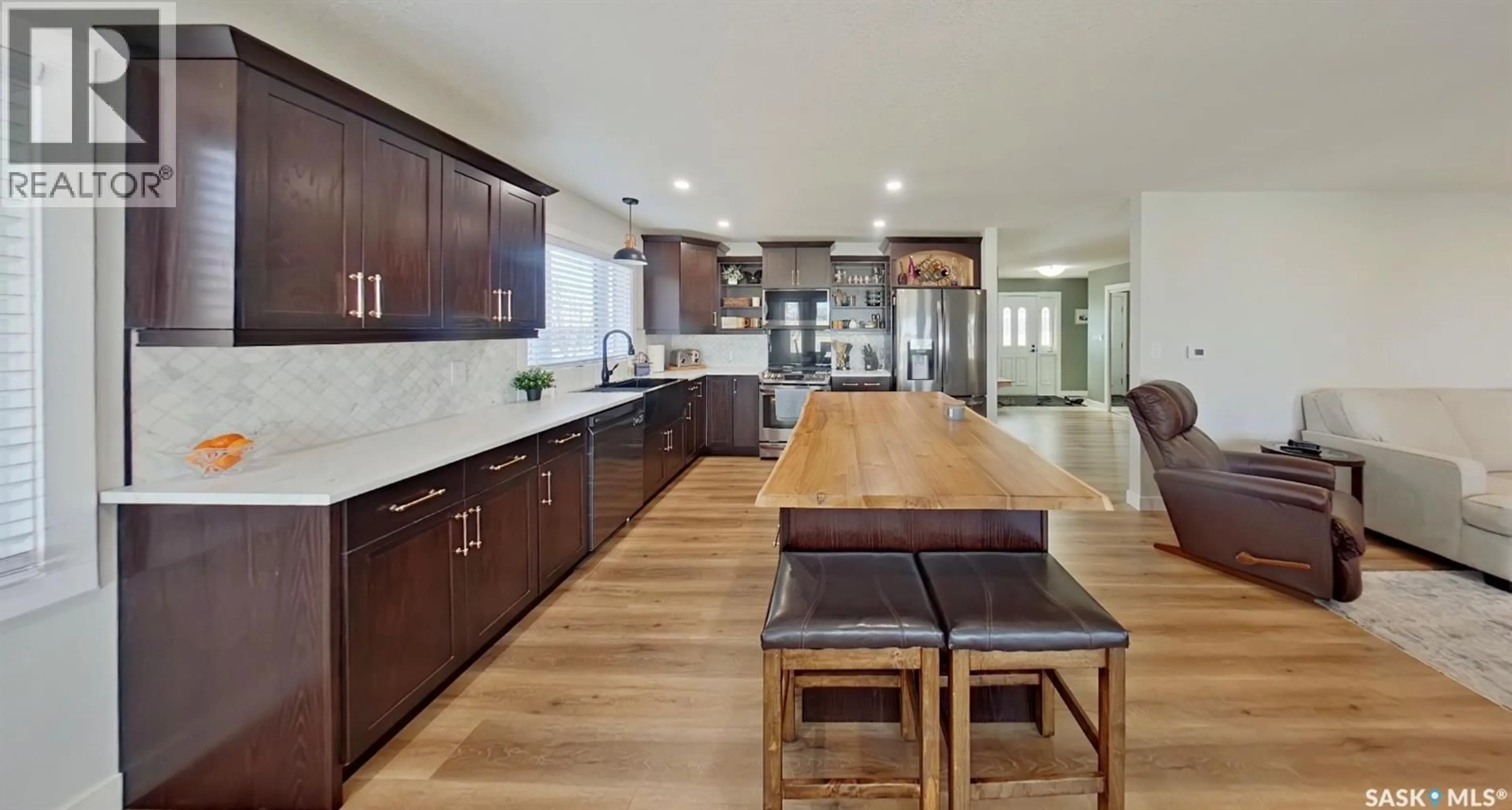 Contemporary kitchen, unknown for 355 RUSSELL STREET, Stoughton Saskatchewan S0G4T0