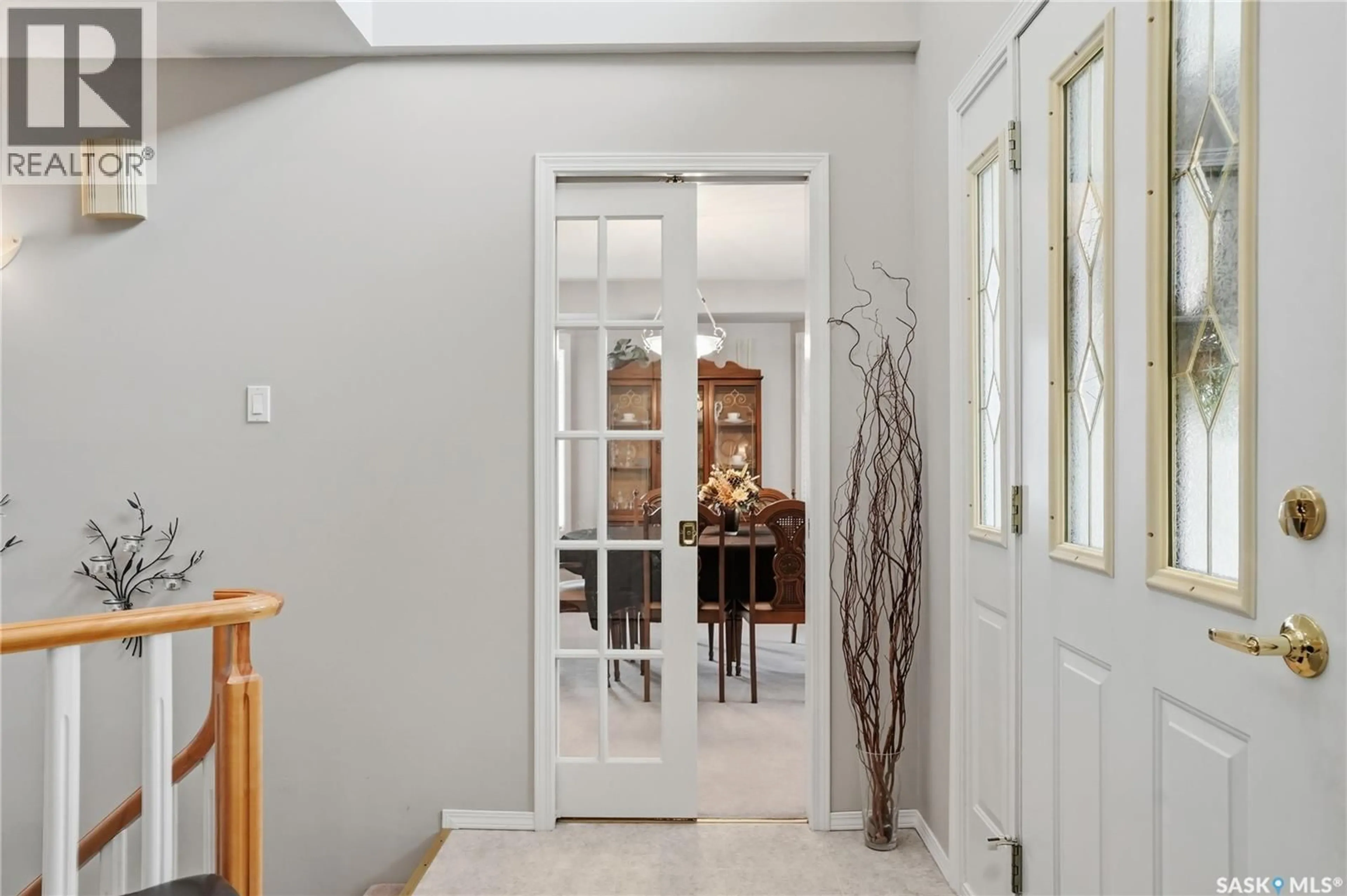 Indoor entryway for 911 CHOTEM CRESCENT, Saskatoon Saskatchewan S7N4N3
