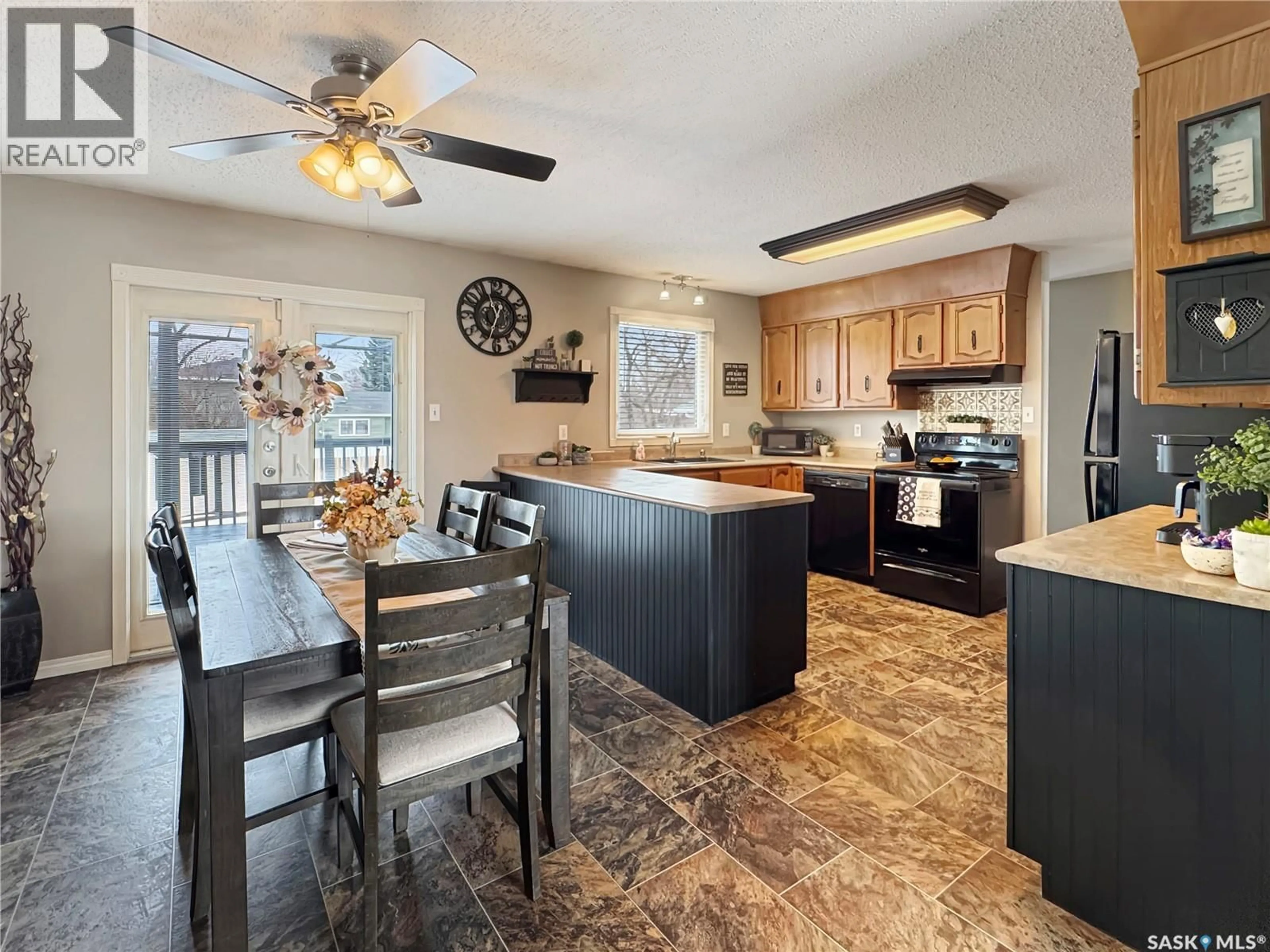 Open concept kitchen, unknown for 10931 SCOTT DRIVE, North Battleford Saskatchewan S9A3N2
